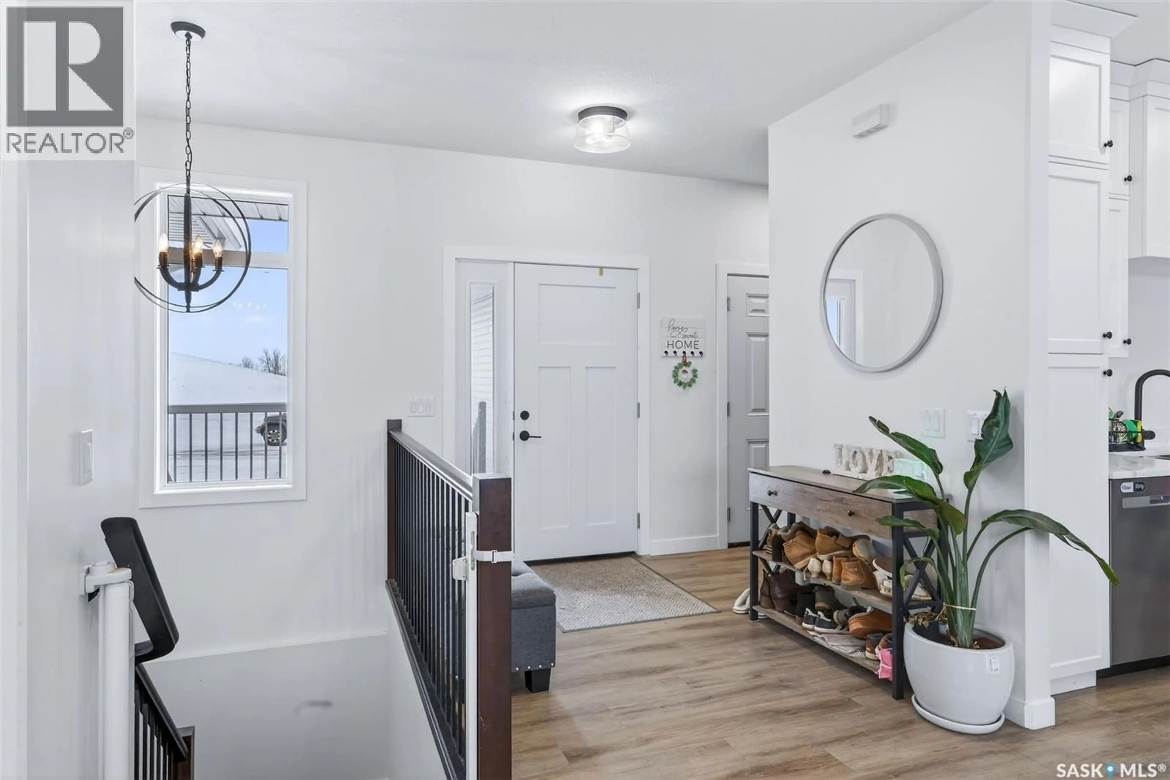 Indoor entryway for 498 16TH AVENUE, Humboldt Saskatchewan S0K2A0