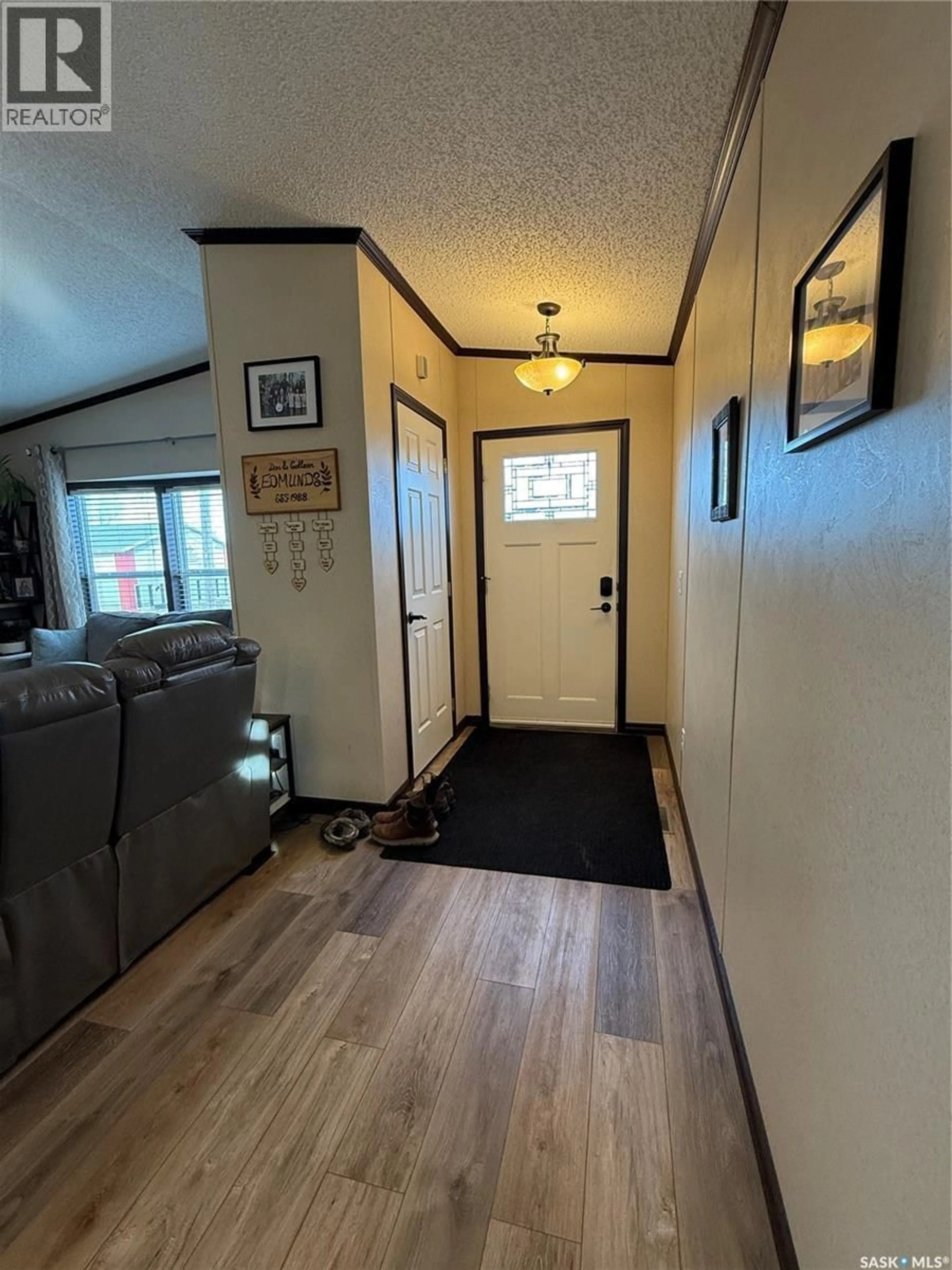 Indoor entryway for 4 7TH AVENUE, Weyburn Saskatchewan S4H1Z2