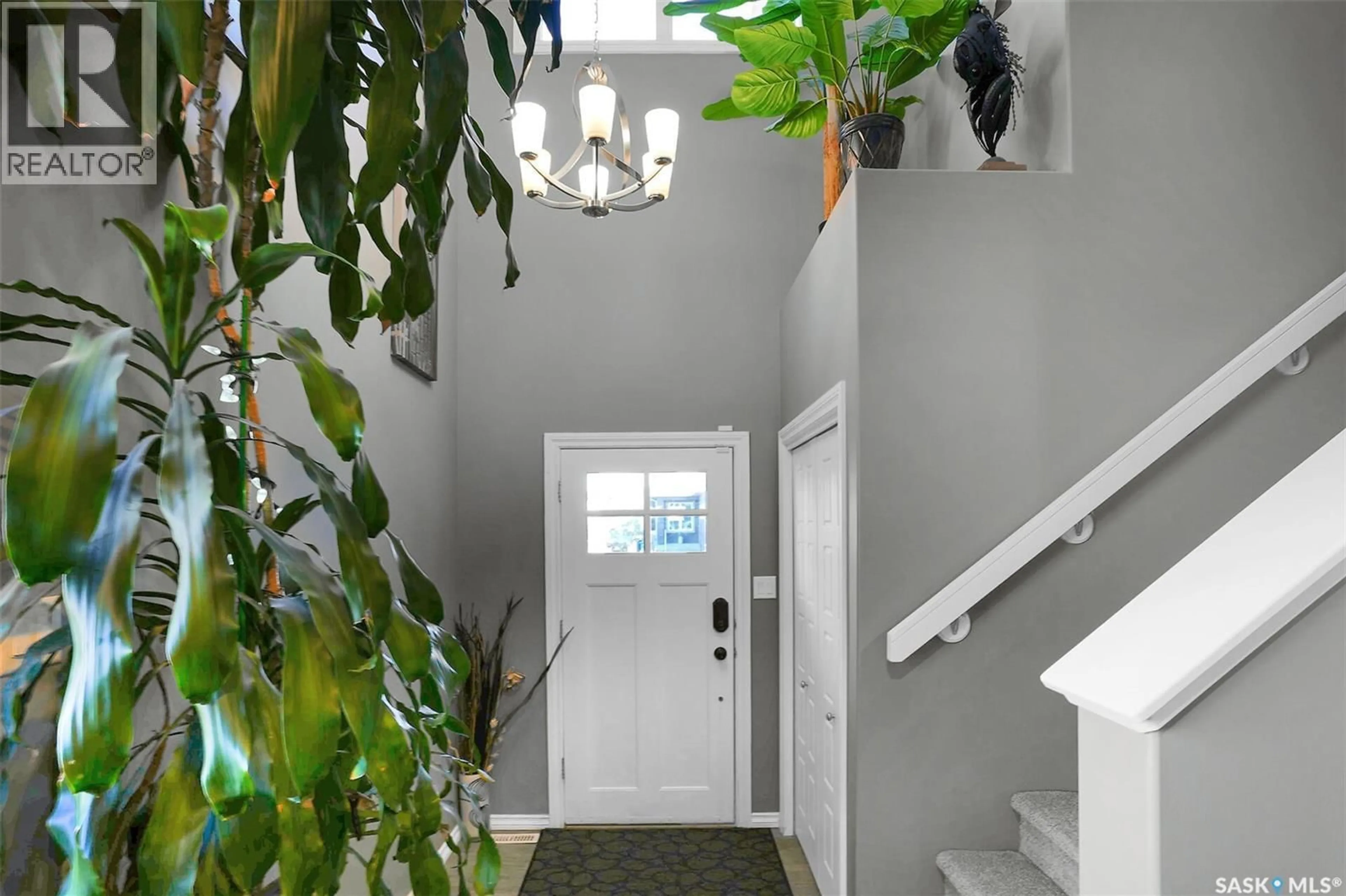 Indoor entryway for 25 HUDSON DRIVE, Pilot Butte Saskatchewan S0G3Z0