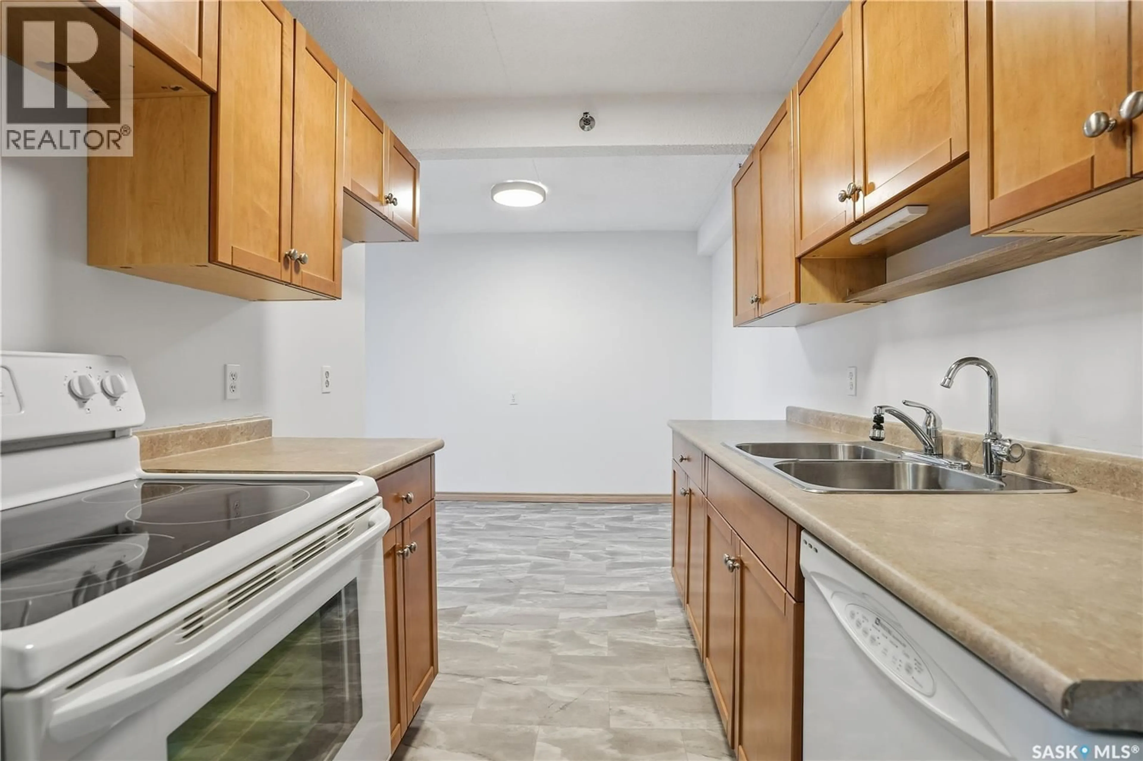 Standard kitchen, unknown for 401 - 4045 RAE STREET, Regina Saskatchewan S4S6Y8