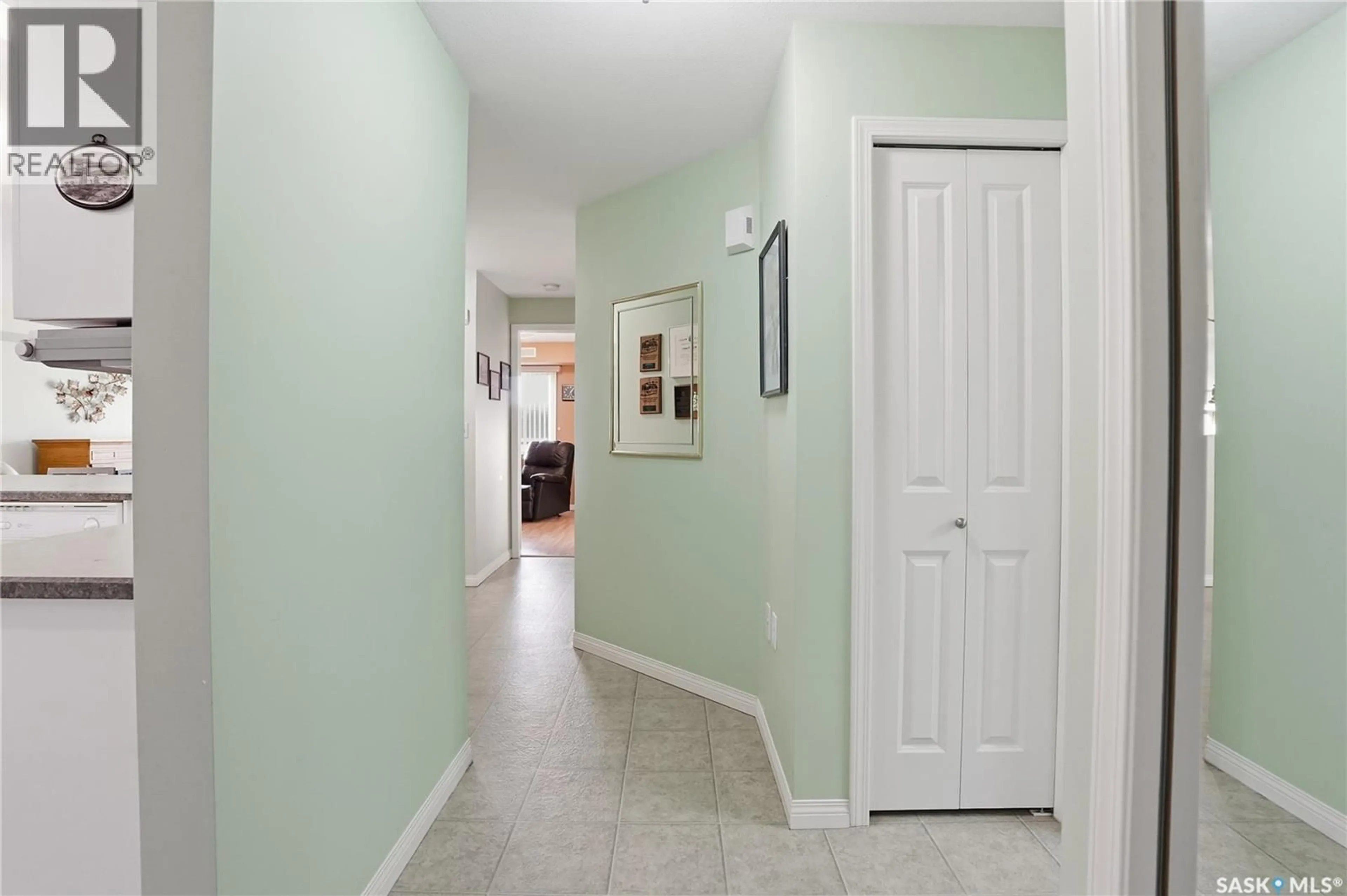 Indoor entryway for 2221 - 501 ADELAIDE STREET E, Saskatoon Saskatchewan S7J5L9