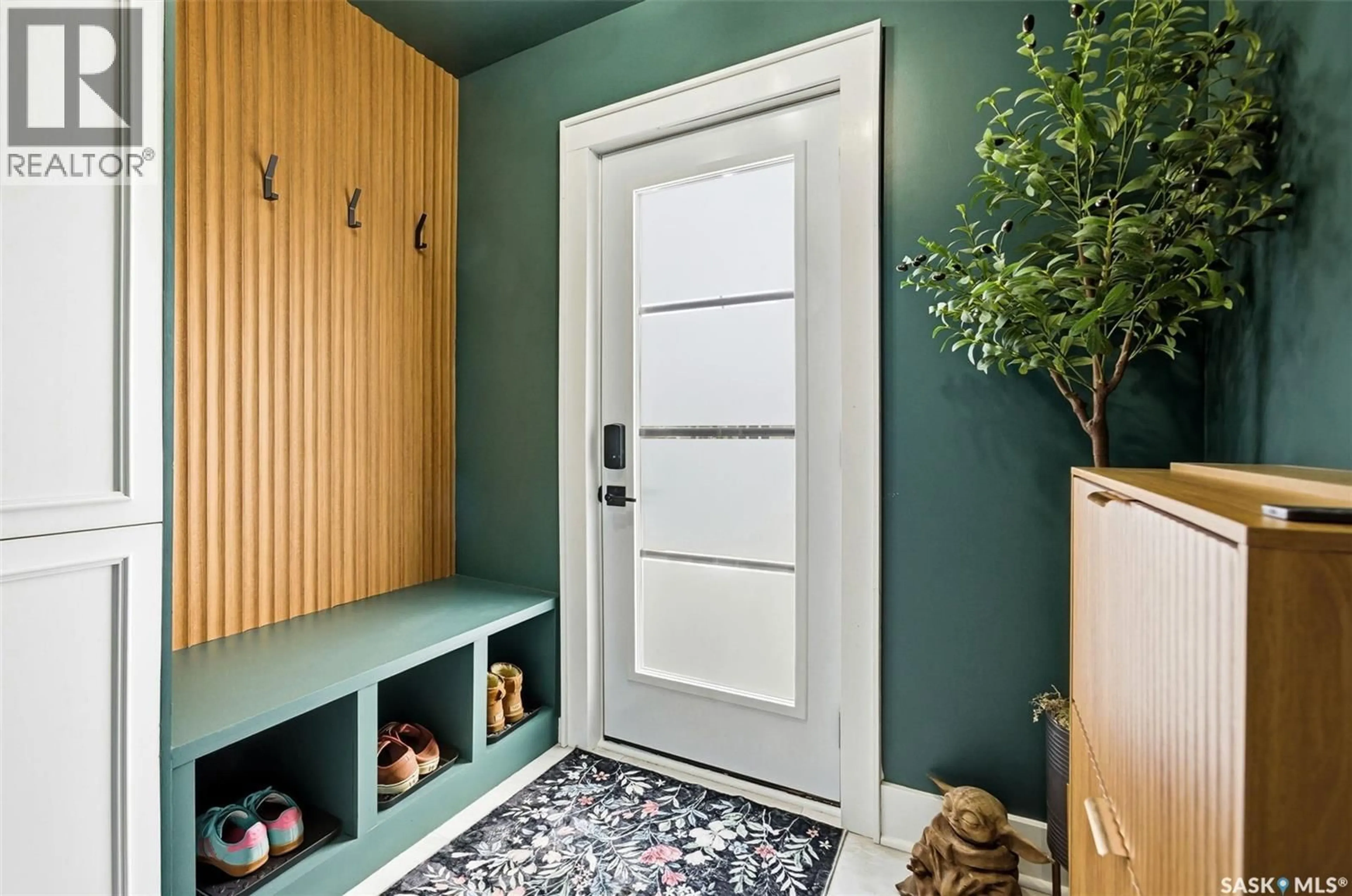 Indoor entryway for 2360 BRODER STREET, Regina Saskatchewan S4N3S8