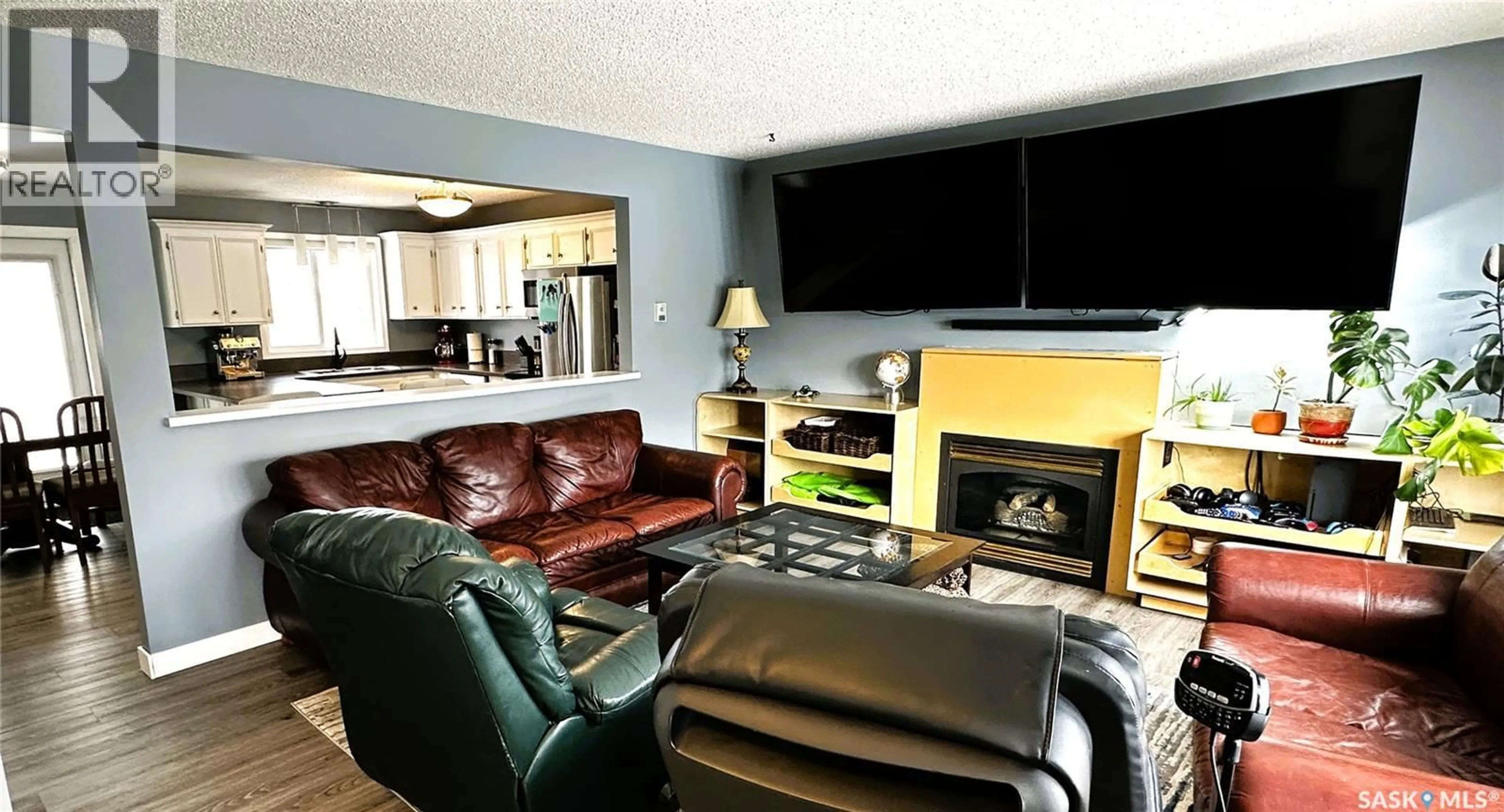 Living room with furniture, unknown for 131 DUNSMORE DRIVE, Regina Saskatchewan S4R7G3