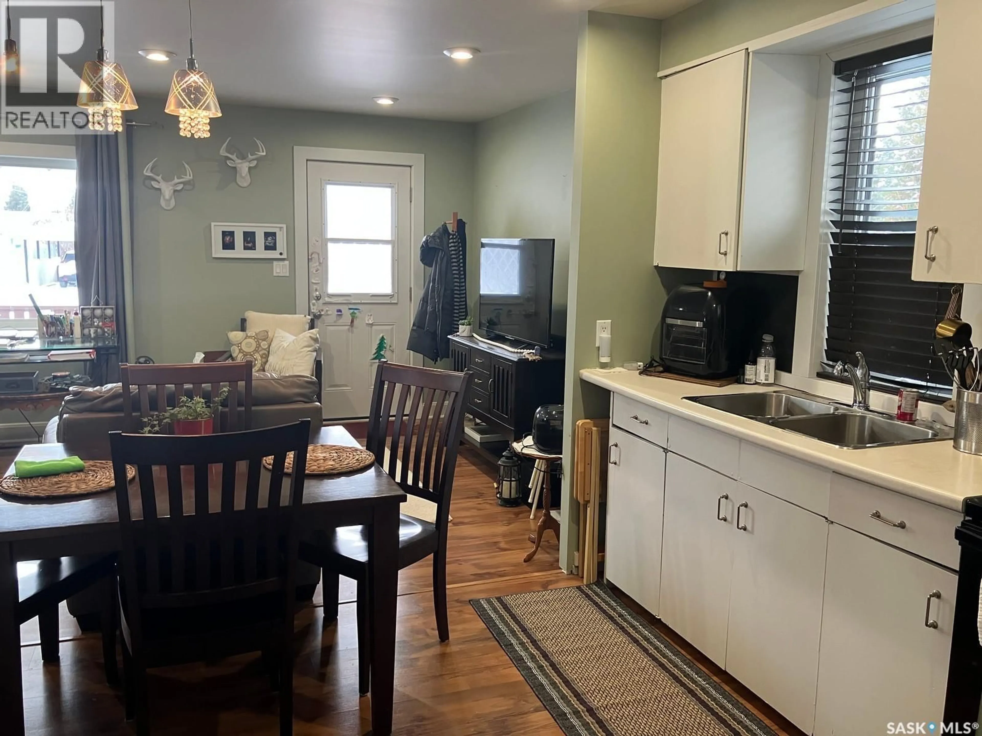 Unknown for 413 8TH AVENUE, Nipawin Saskatchewan S0E1E0