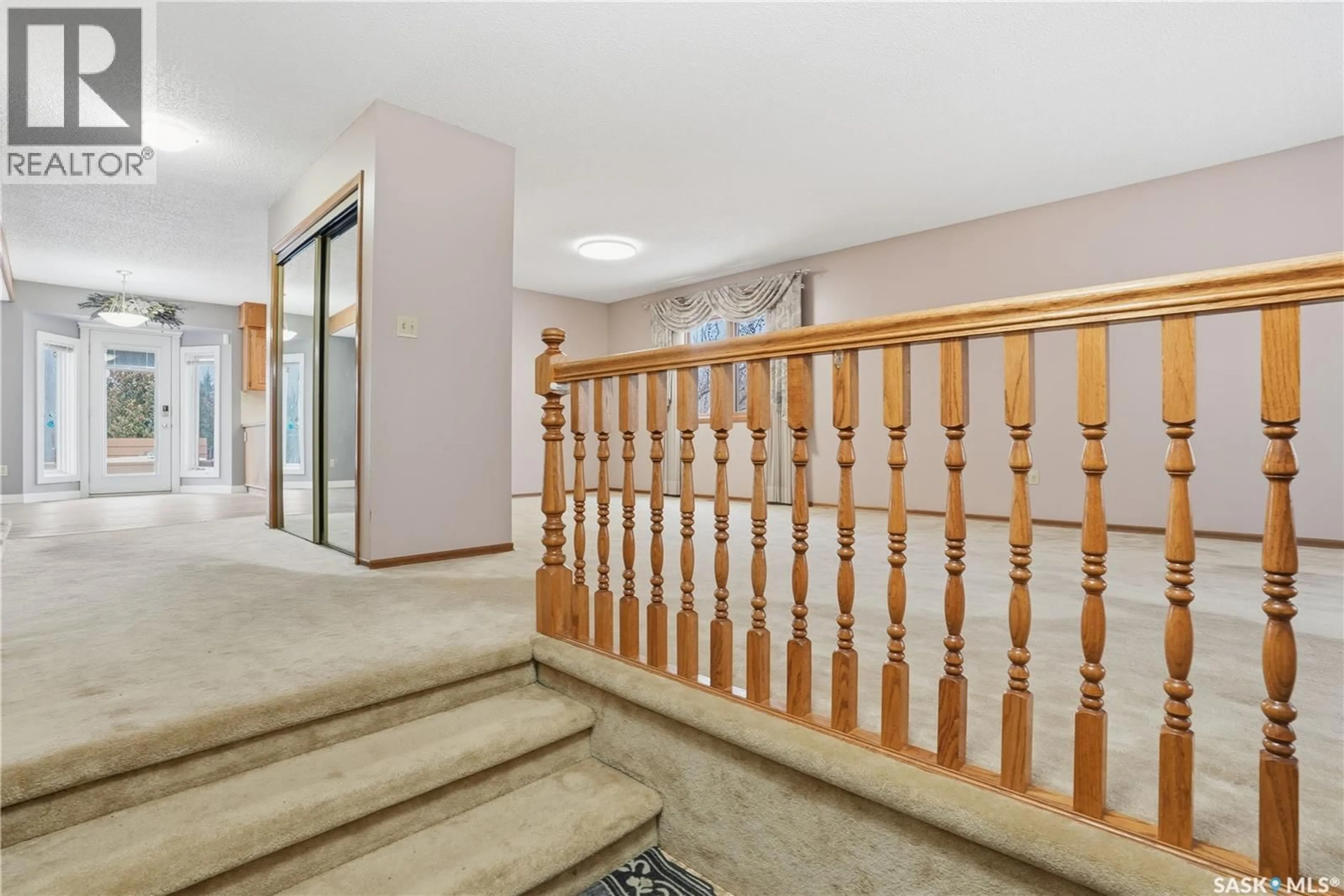 Indoor foyer for 3418 KEOHAN CRESCENT, Regina Saskatchewan S4V1J5