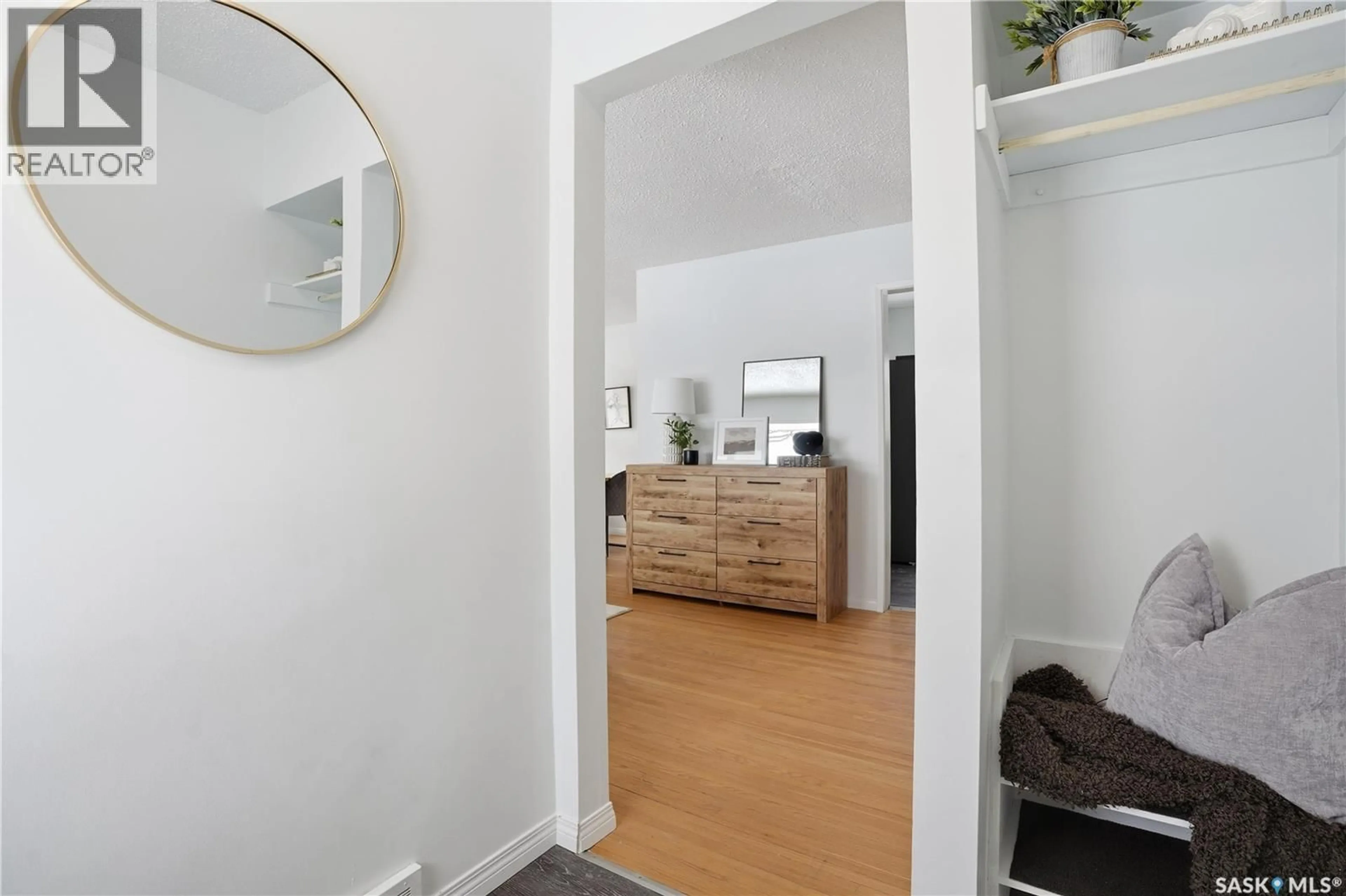 Indoor entryway for 3224 ATHOL STREET, Regina Saskatchewan S4S1Y9