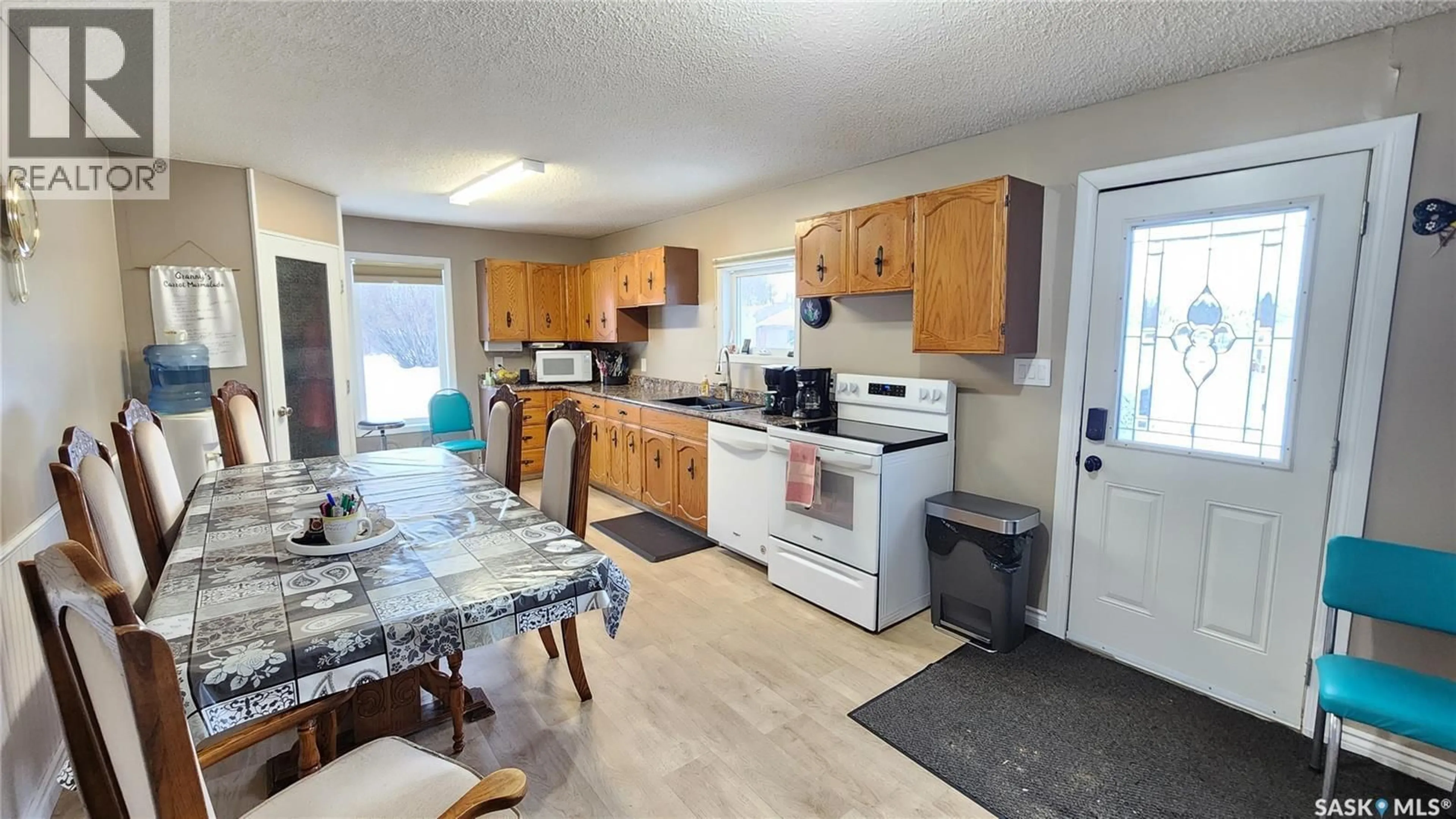 Standard kitchen, unknown for 24 RAILWAY AVENUE, Meota Rm No.468 Saskatchewan S9A2X4