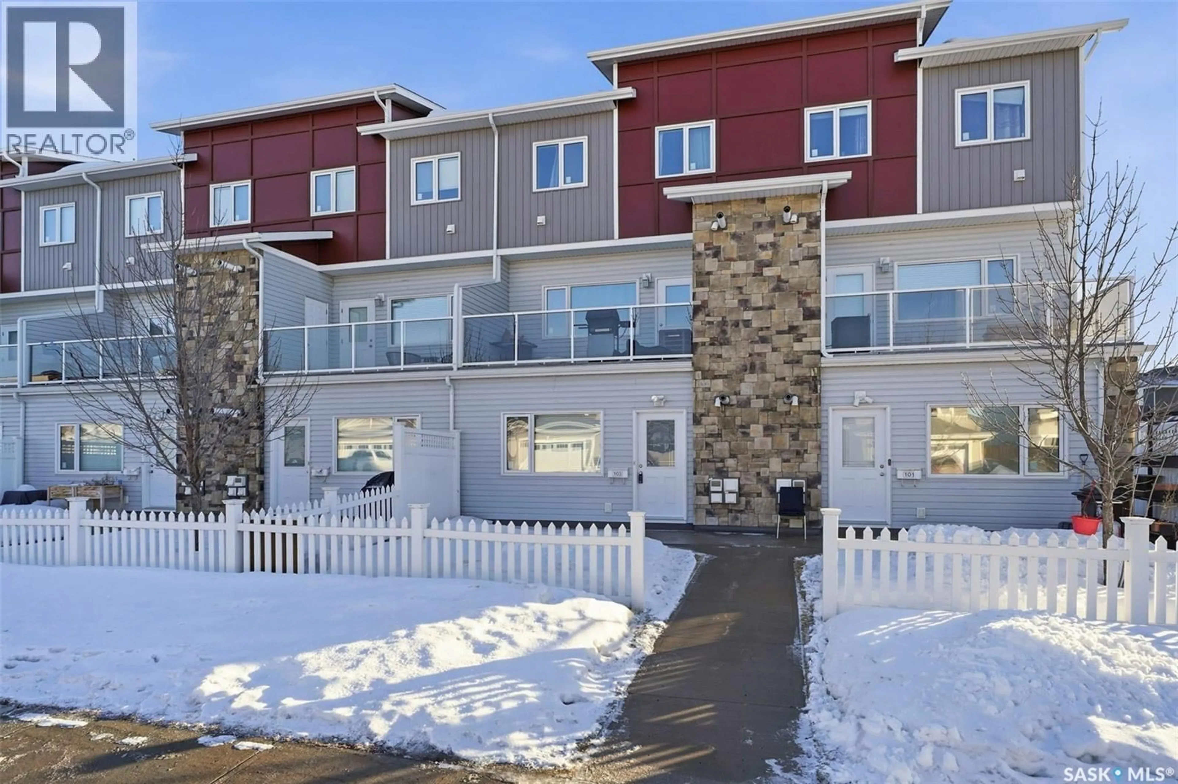 Patio, unknown for 103 225 HASSARD CLOSE, Saskatoon Saskatchewan S7L2W8