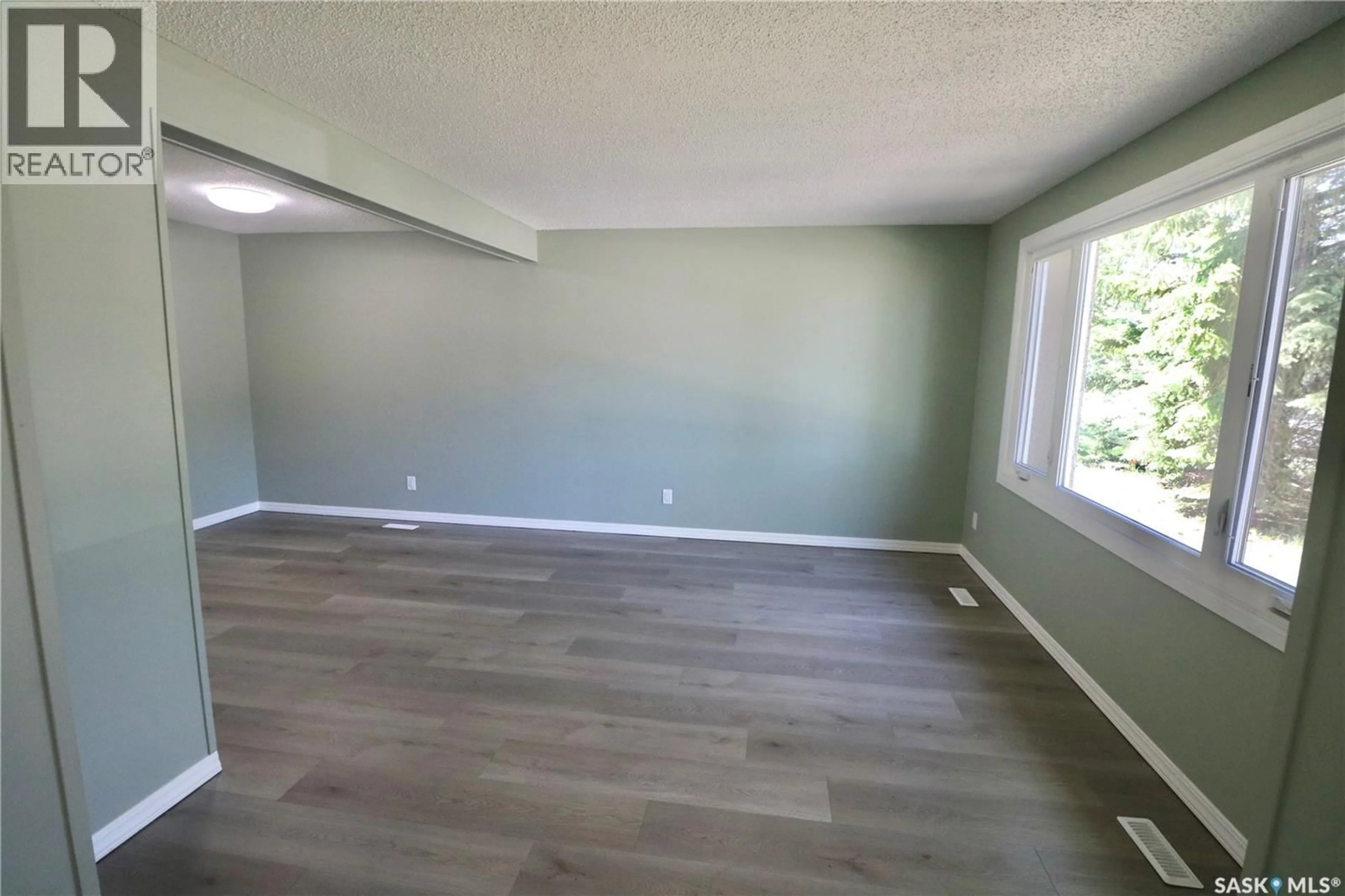 A pic of a room for 2823 7TH AVENUE, Regina Saskatchewan S4N5N2