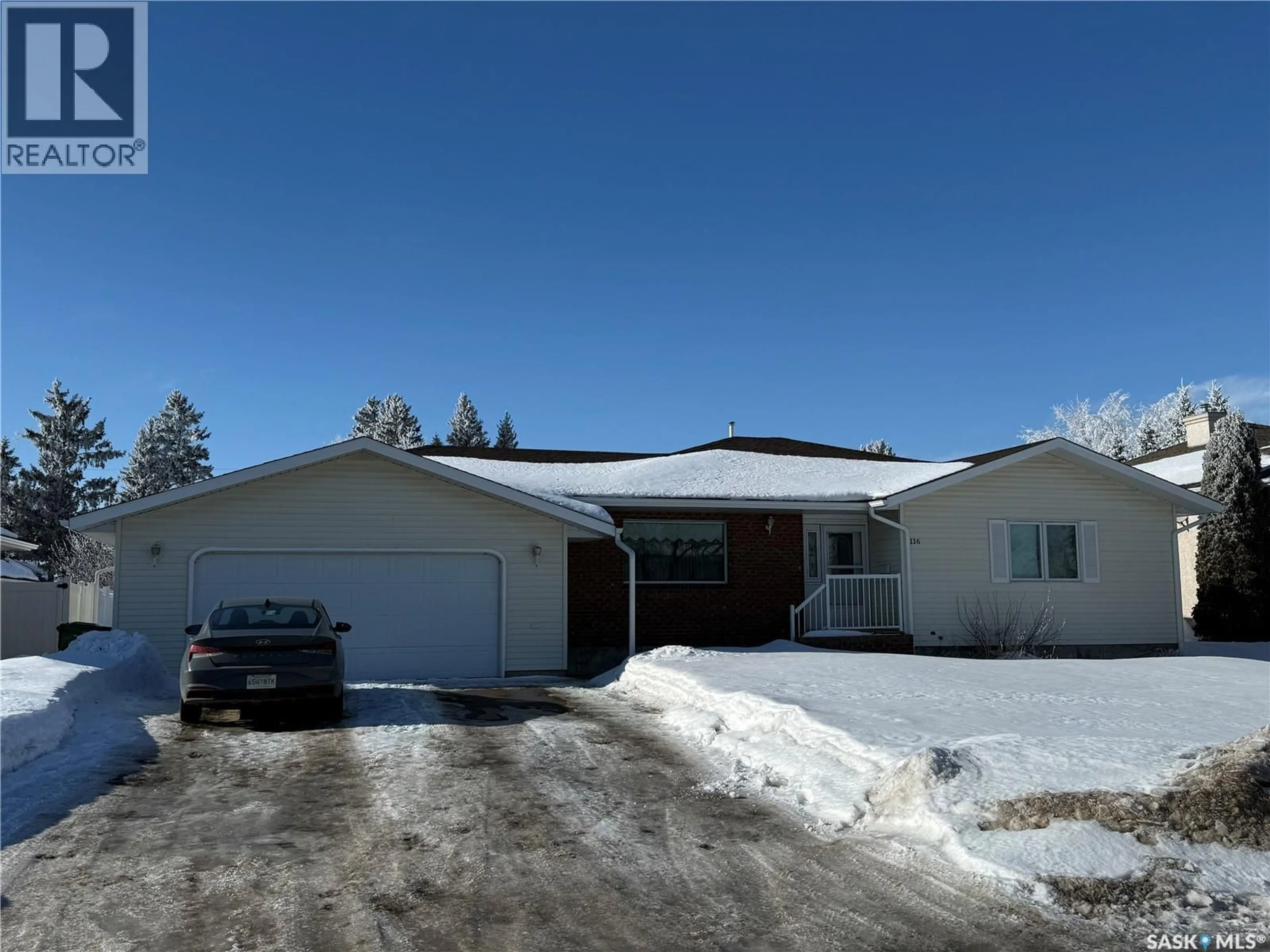 A pic from outside/outdoor area/front of a property/back of a property/a pic from drone, street for 116 ELIZABETH AVENUE, Yorkton Saskatchewan S3N2E3