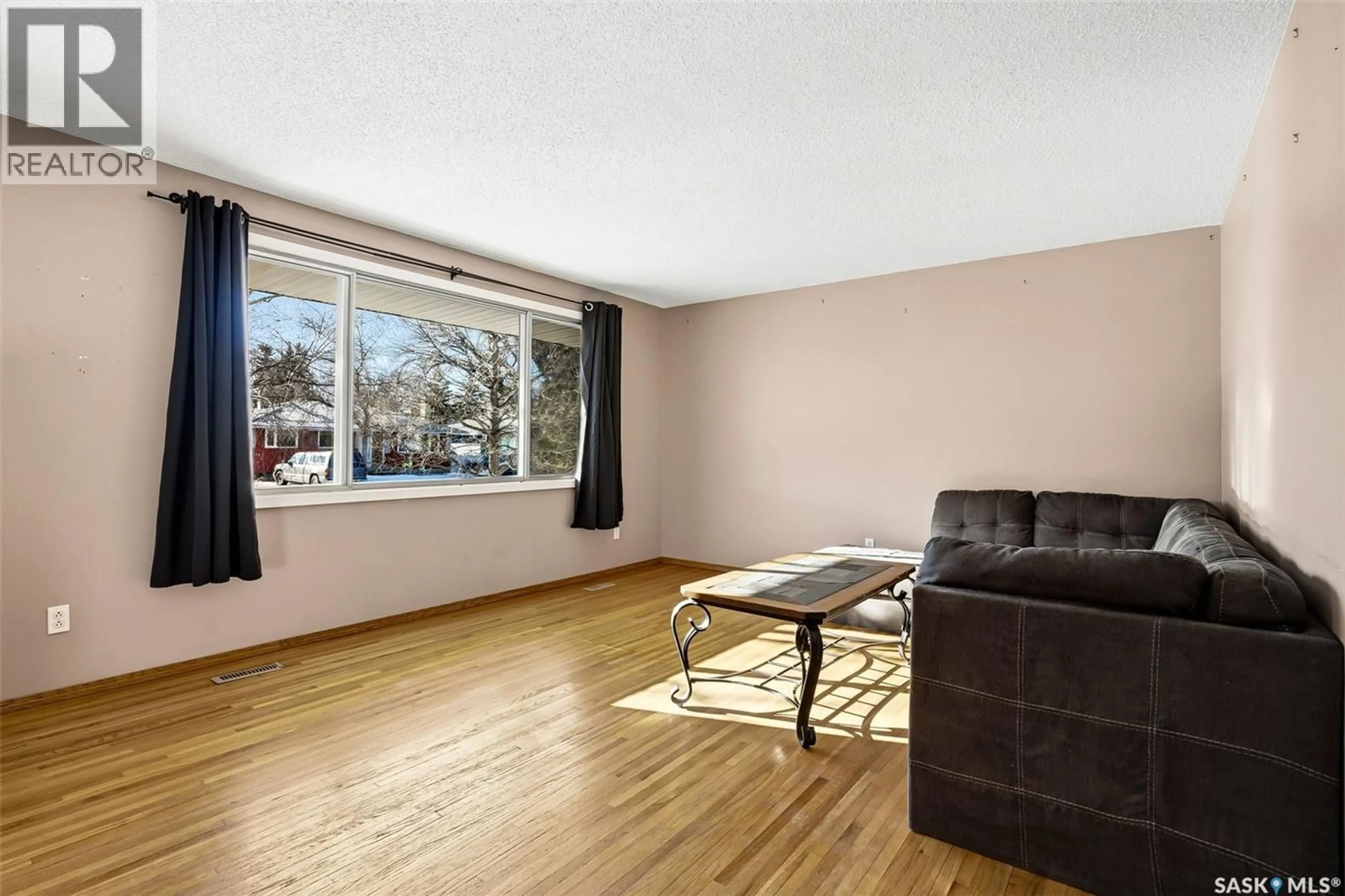 Living room with furniture, unknown for 152 WOODWARD AVENUE, Regina Saskatchewan S4R3H4