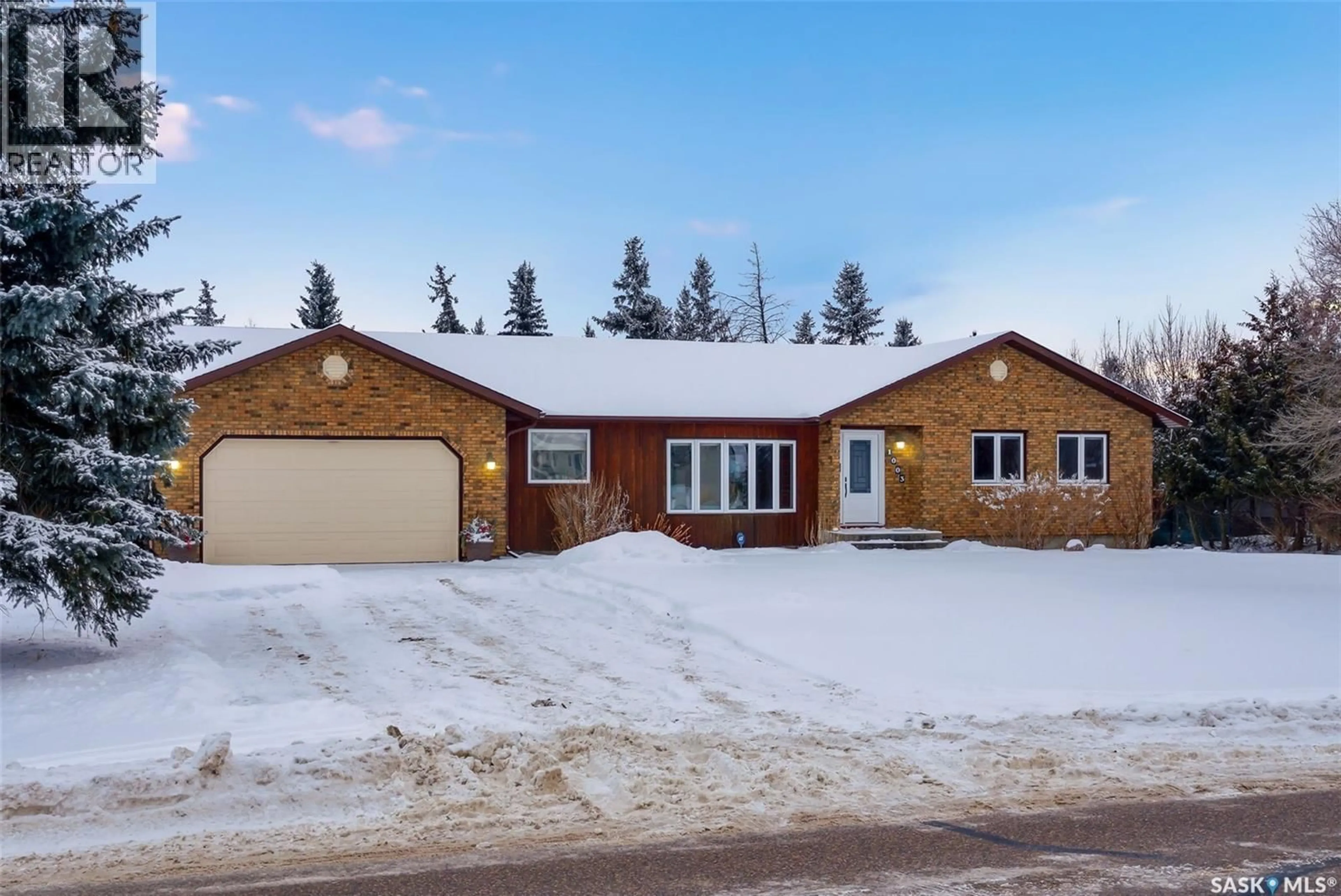 A pic from outside/outdoor area/front of a property/back of a property/a pic from drone, street for 1003 KINGSMERE AVENUE, Edenwold Rm No.158 Saskatchewan S4L1A5