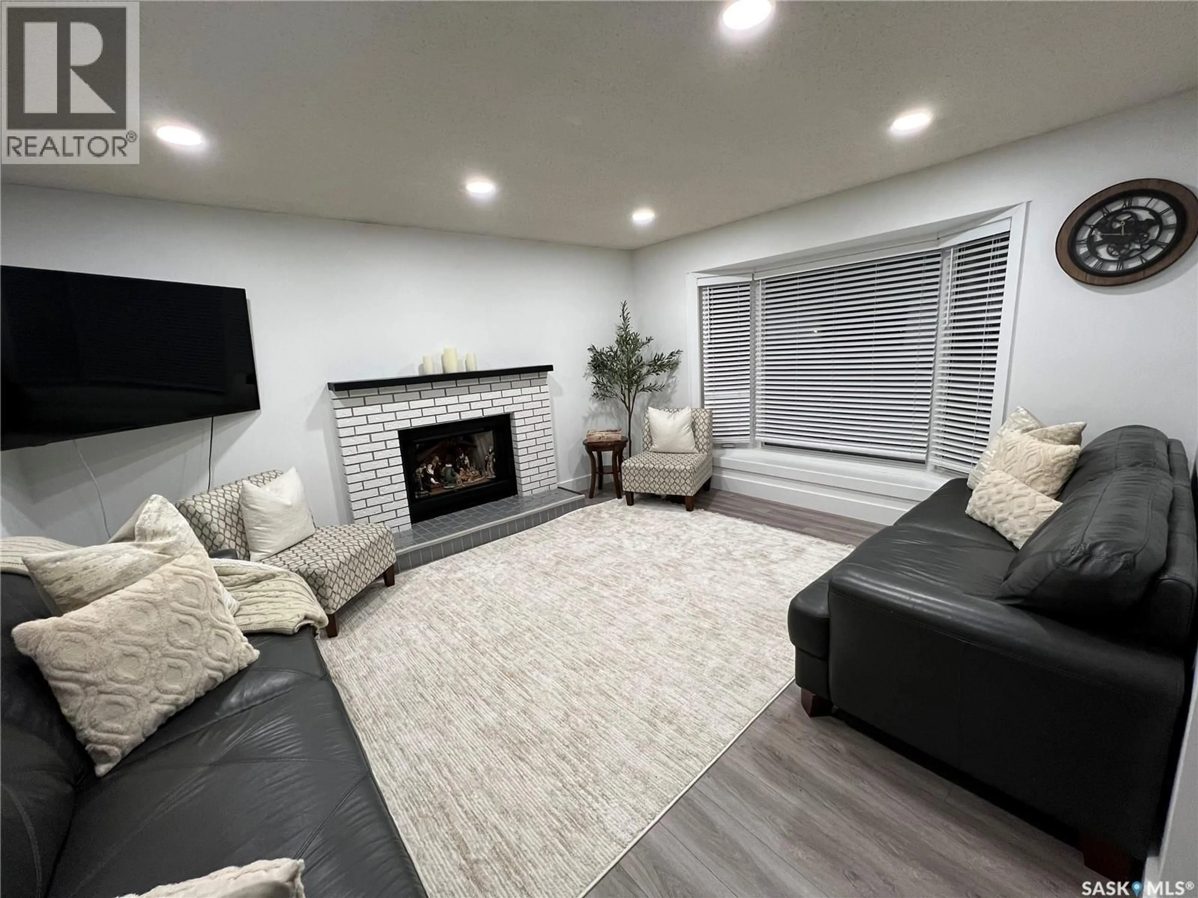 Living room with furniture, unknown for 134 STILLWATER DRIVE, Saskatoon Saskatchewan S7J3N8