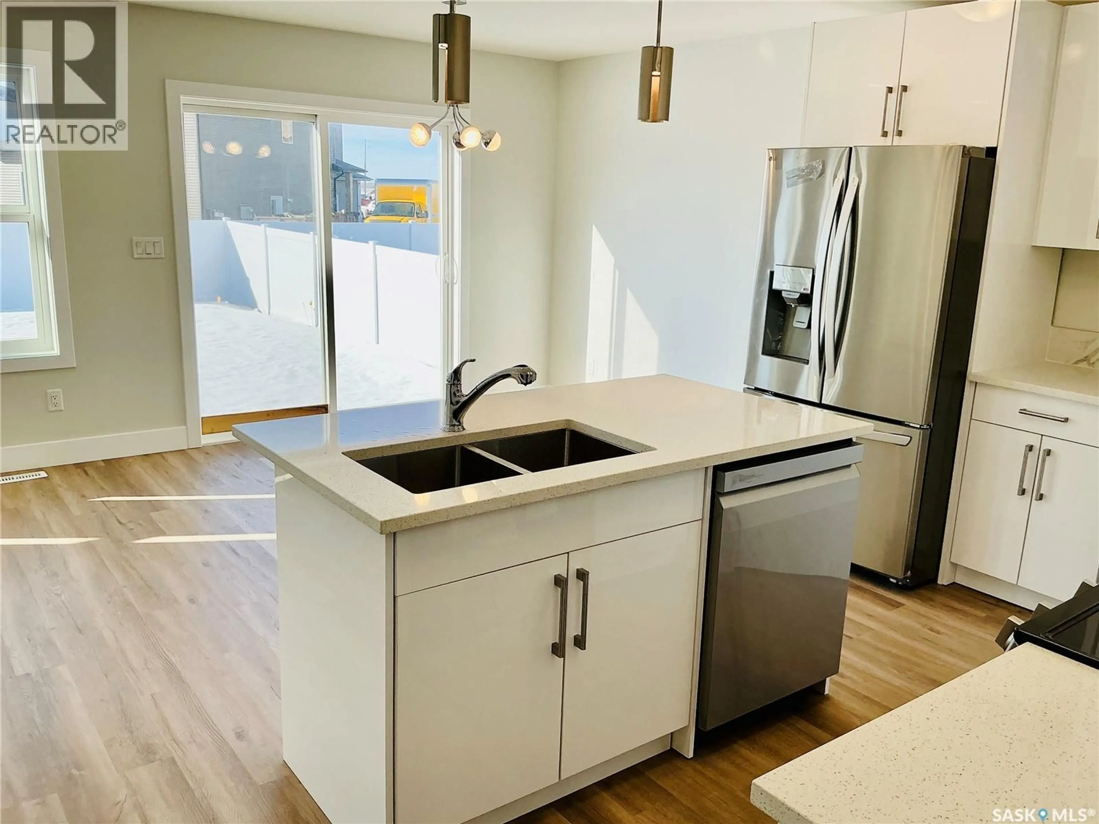 Open concept kitchen, unknown for 111 STROMBERG CRESCENT, Saskatoon Saskatchewan S7L7C4