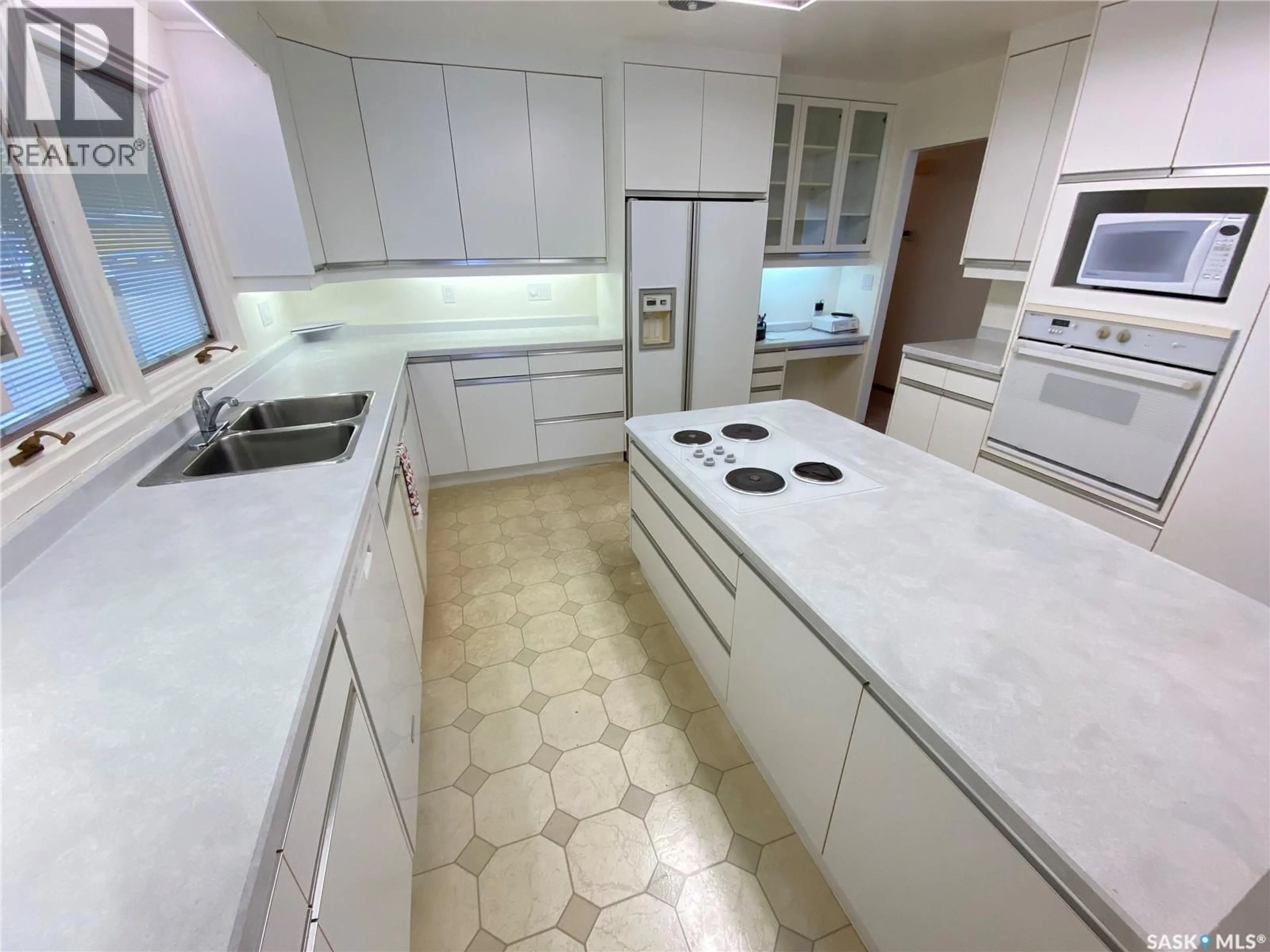 Standard kitchen, ceramic/tile floor for 26 HAULTAIN AVENUE, Yorkton Saskatchewan S3N1X4