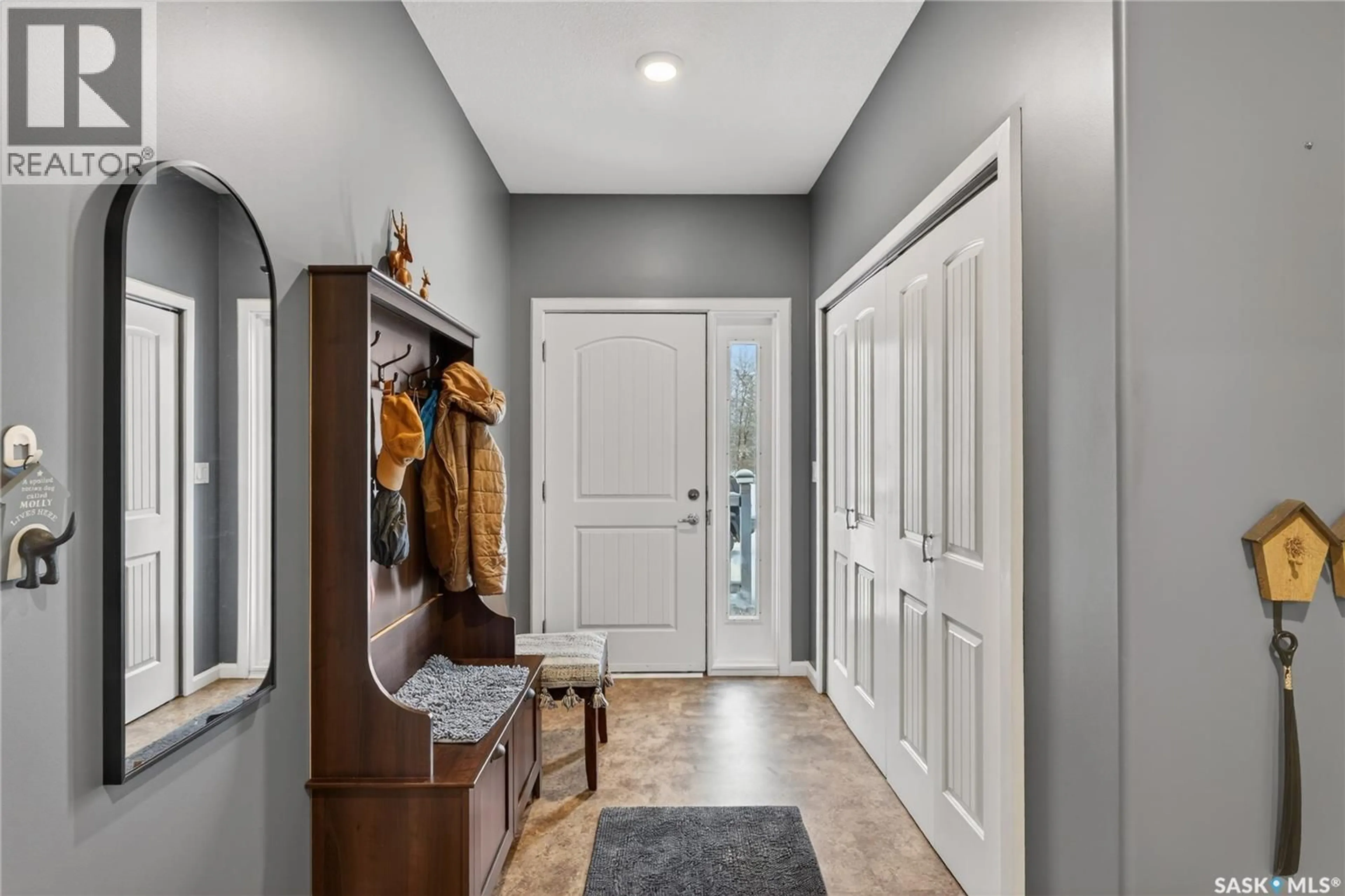 Indoor entryway for 306 2ND STREET, Smeaton Saskatchewan S0J2J0