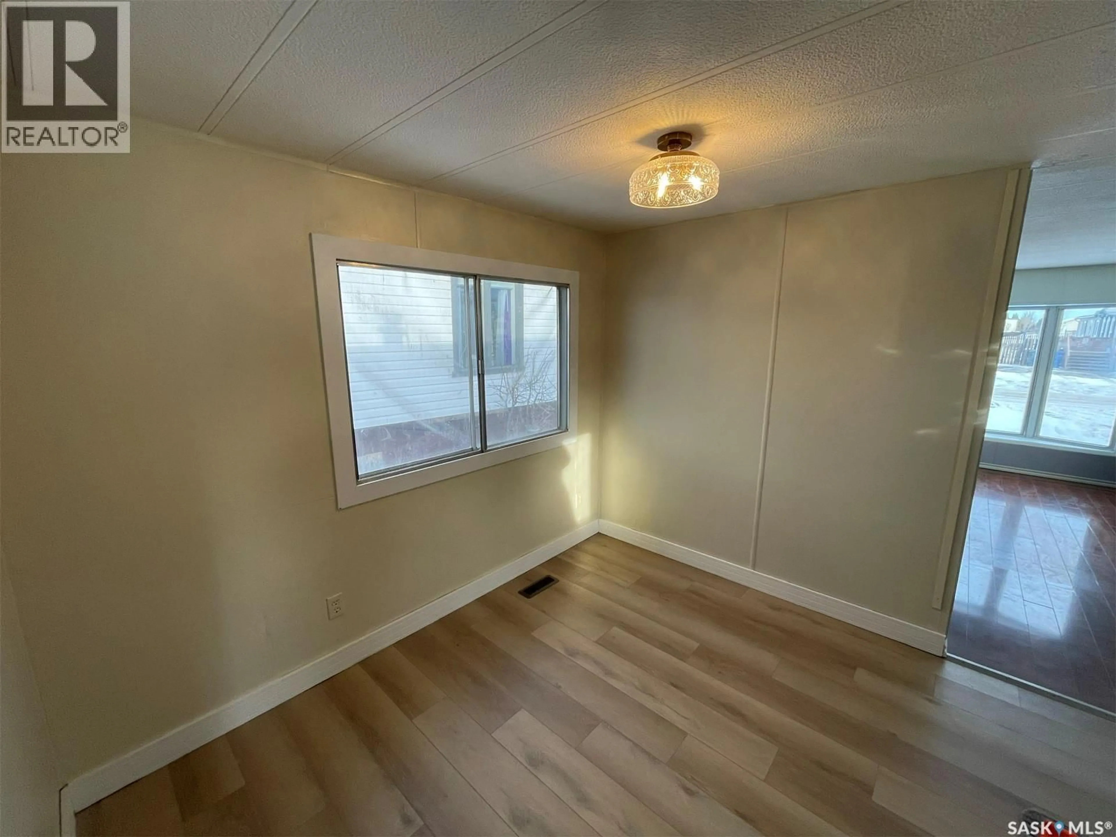 A pic of a room for 516 7TH AVENUE, Meadow Lake Saskatchewan S9X1Y4