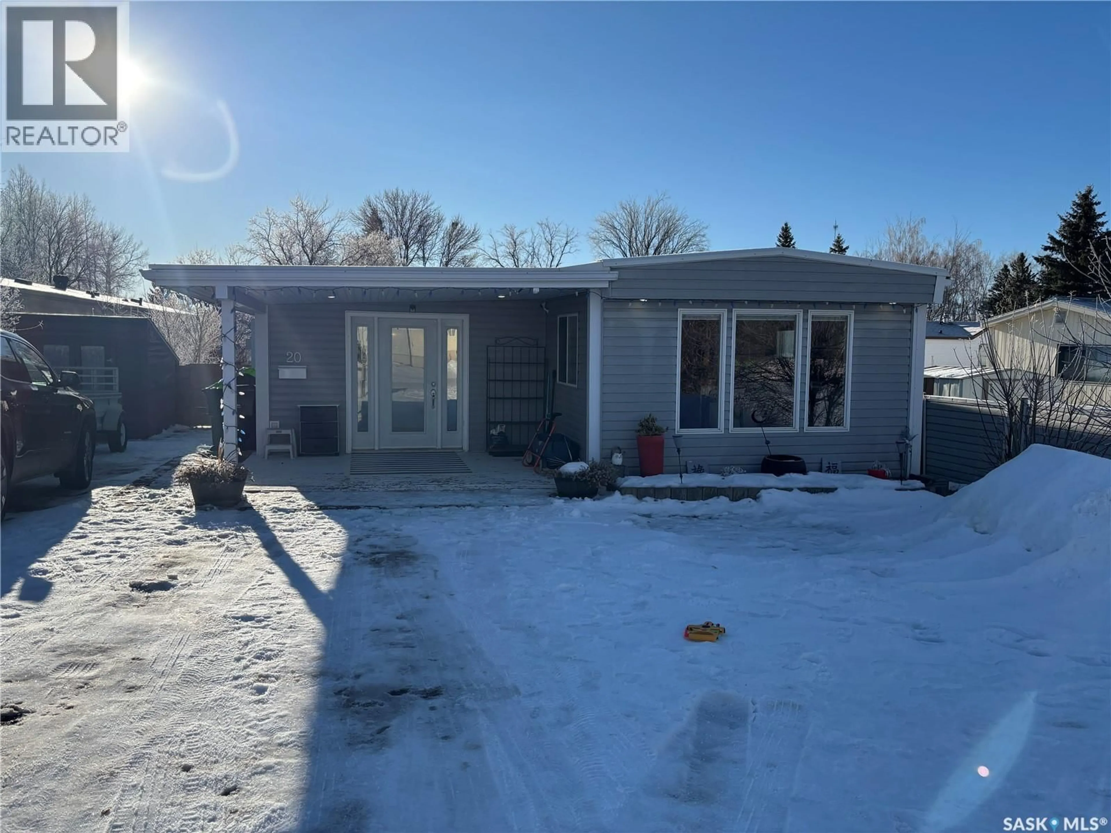 A pic from outside/outdoor area/front of a property/back of a property/a pic from drone, street for 20 CRYSTAL DRIVE, Edenwold Rm No.158 Saskatchewan S4L1B3