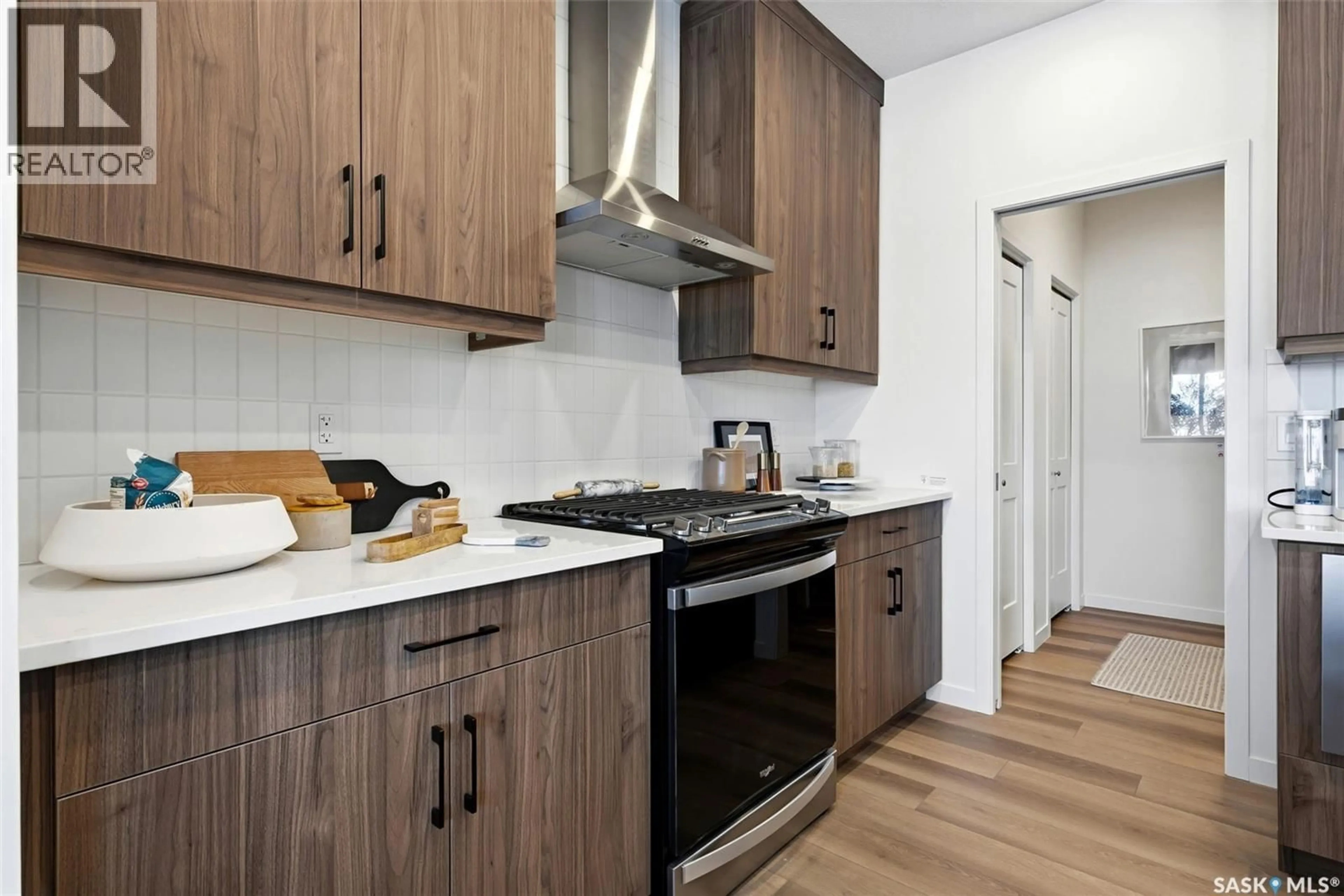 Standard kitchen, wood/laminate floor for 3204 FAVEL DRIVE, Regina Saskatchewan S4V4B6