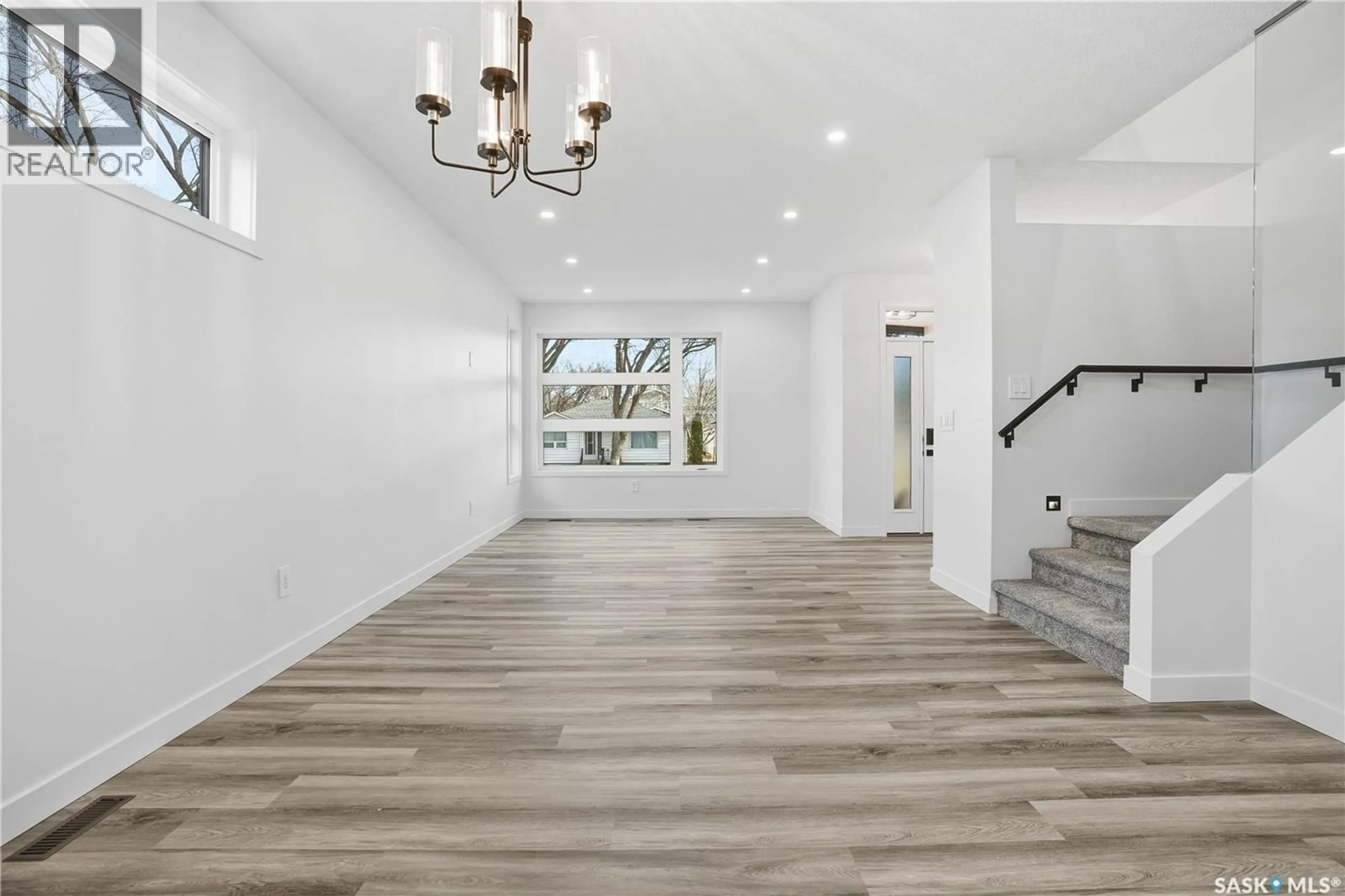 Indoor entryway for 3130 GARNET STREET, Regina Saskatchewan S4S1X5