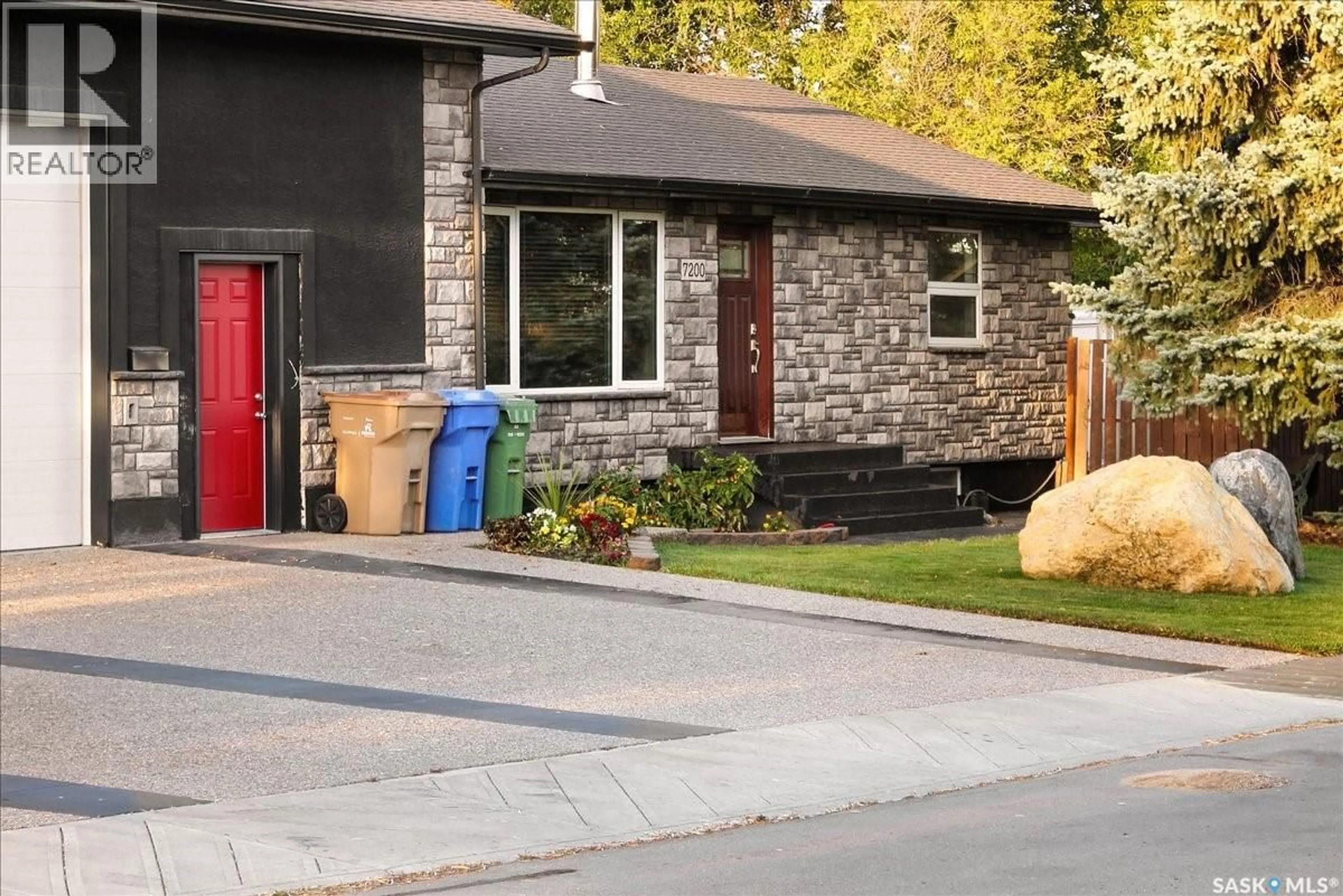 Home with vinyl exterior material, street for 7200 6TH AVENUE, Regina Saskatchewan S4T0P2