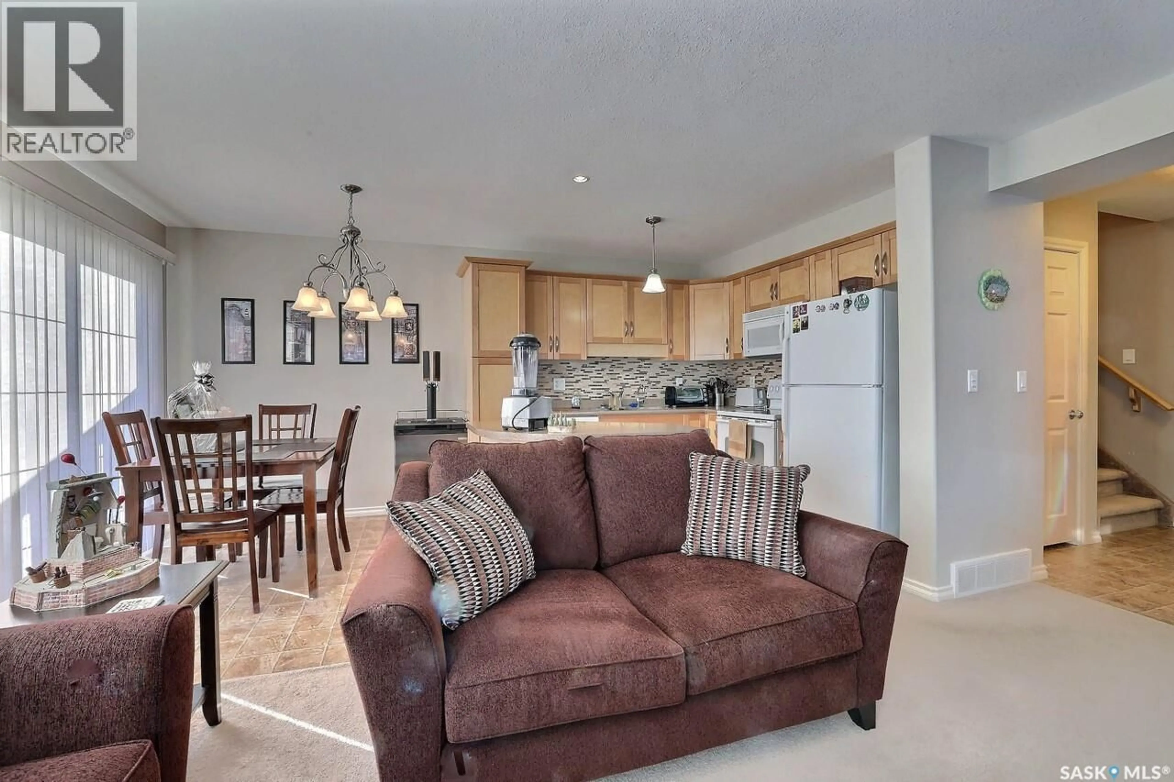 Living room with furniture, unknown for 3101 - 15 TREGARVA DRIVE, Regina Saskatchewan S4V0K5