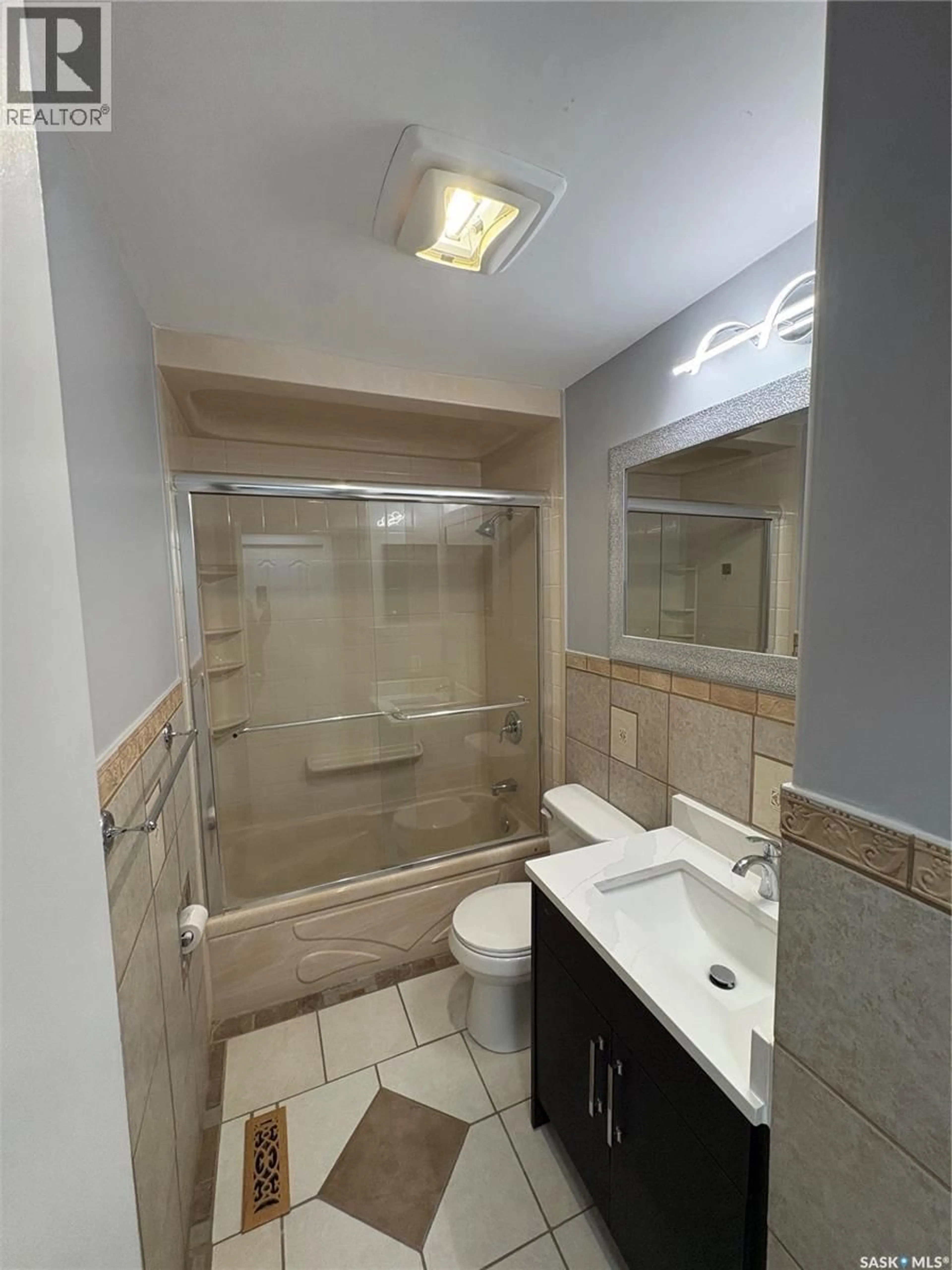 Standard bathroom, ceramic/tile floor for 101 ST LAURENT CRESCENT, Saskatoon Saskatchewan S7L7L2