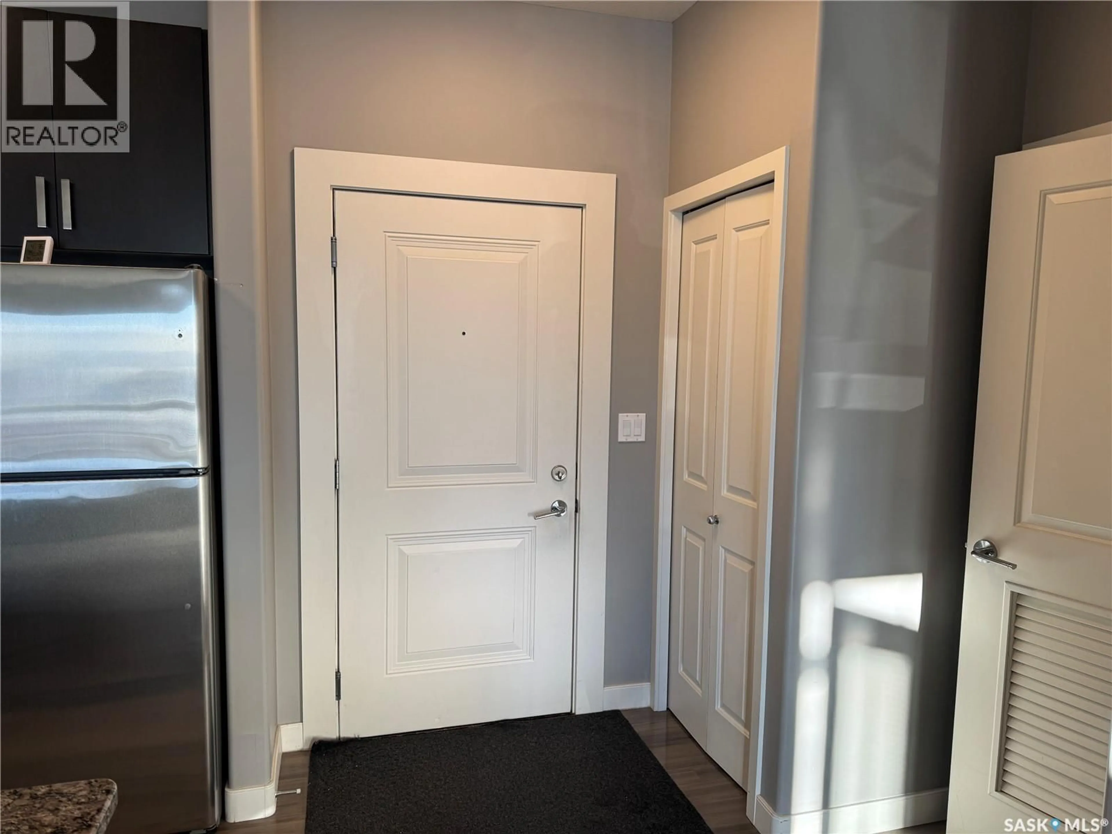 Indoor entryway for 121 158 PAWLYCHENKO LANE, Saskatoon Saskatchewan S7V0C3