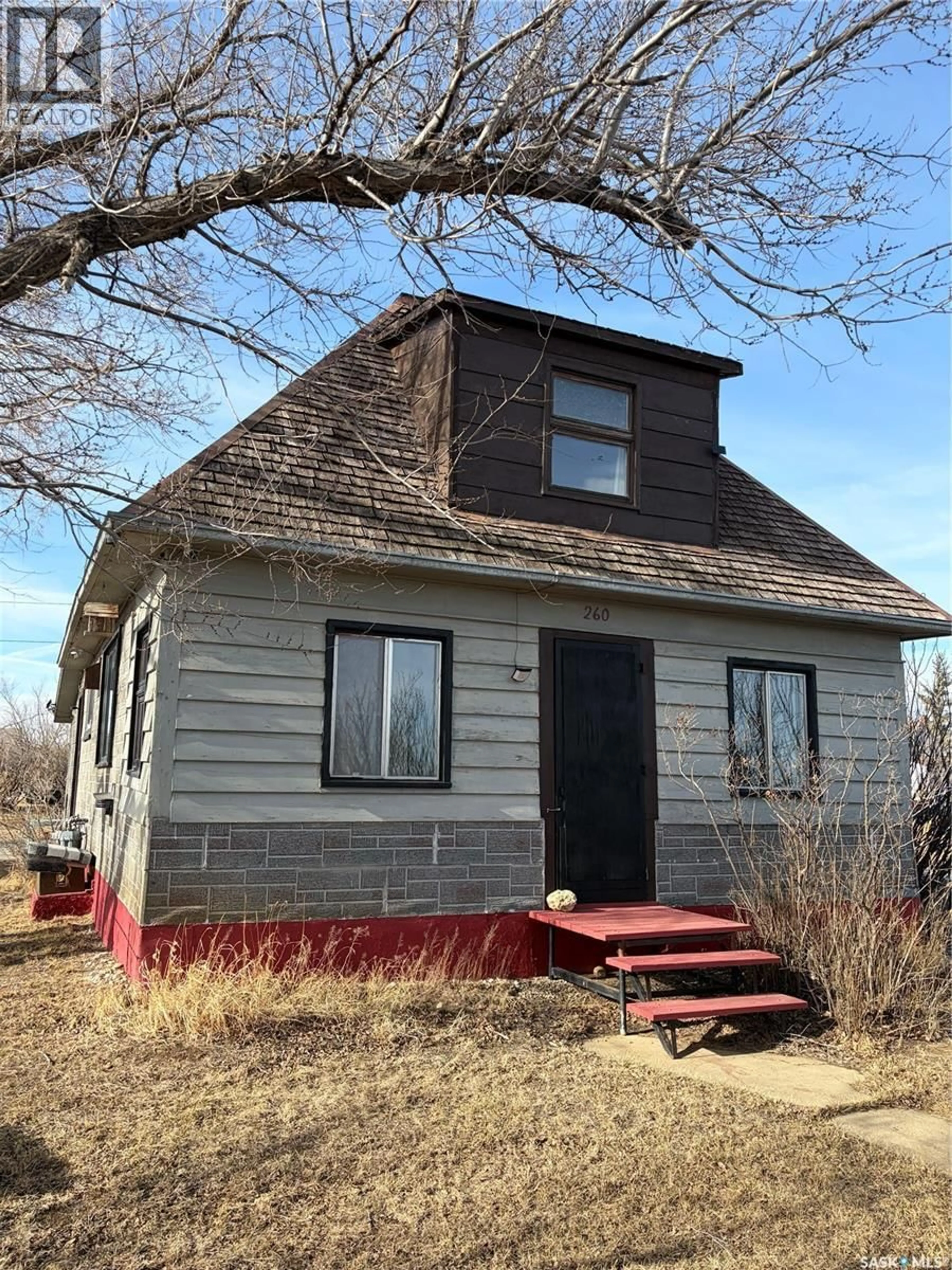 Home with vinyl exterior material, street for 260 GUNTER STREET, Aneroid Saskatchewan S0N0C0