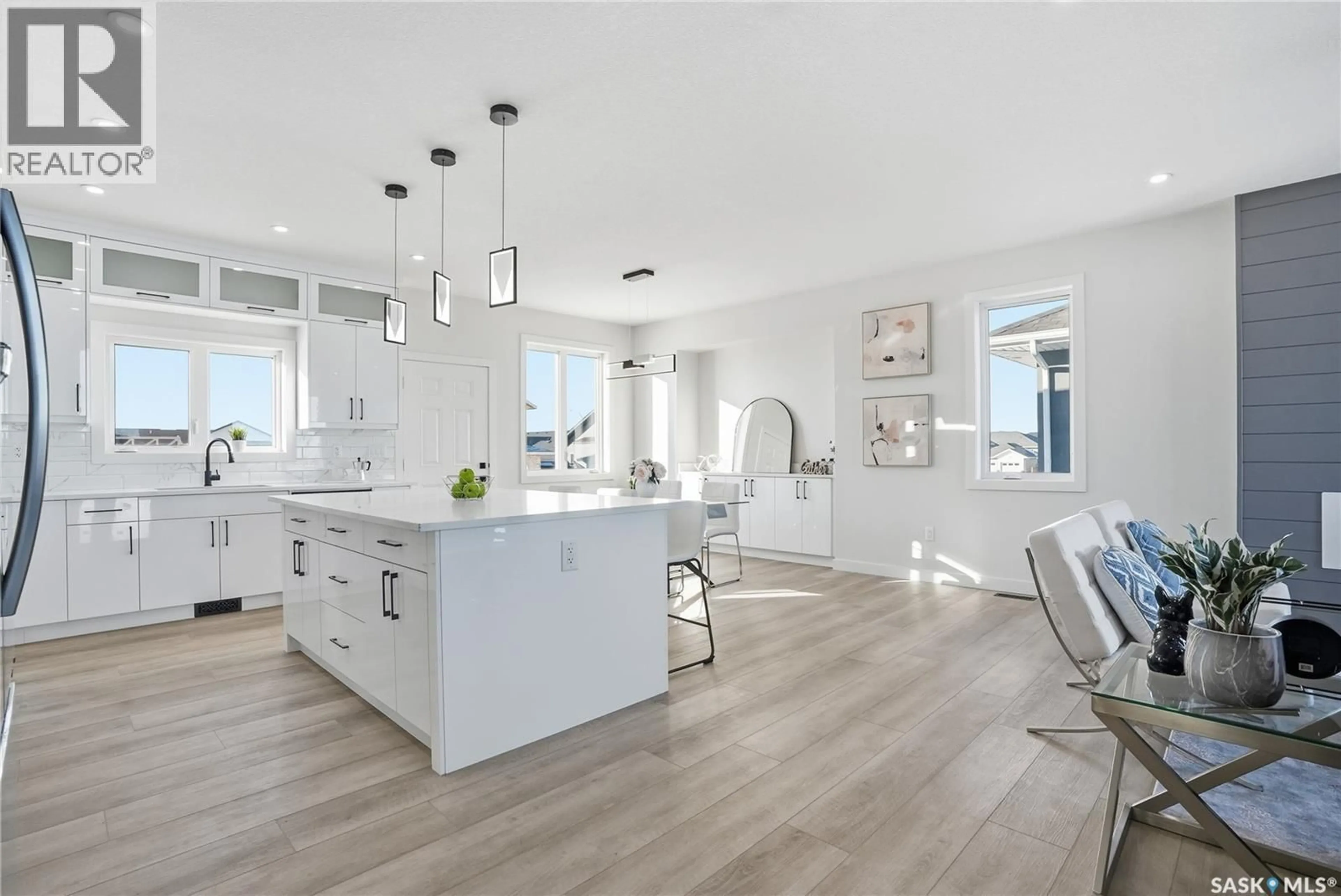 Open concept kitchen, unknown for 722 WEIR CRESCENT, Warman Saskatchewan S0K4S3