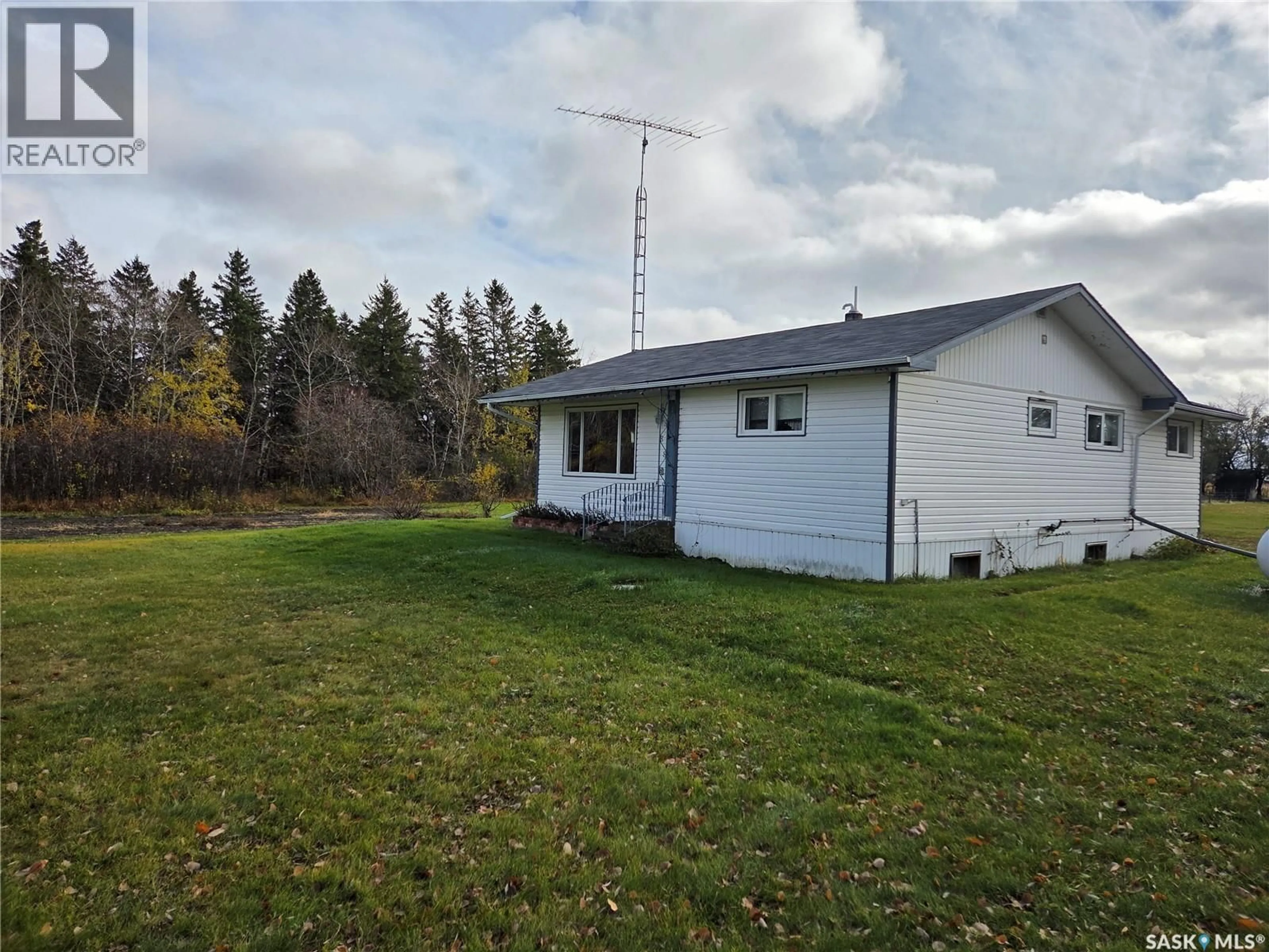 A pic from outside/outdoor area/front of a property/back of a property/a pic from drone, unknown for HAMILL ACREAGE, Barrier Valley Rm No. 397 Saskatchewan S0E0B0