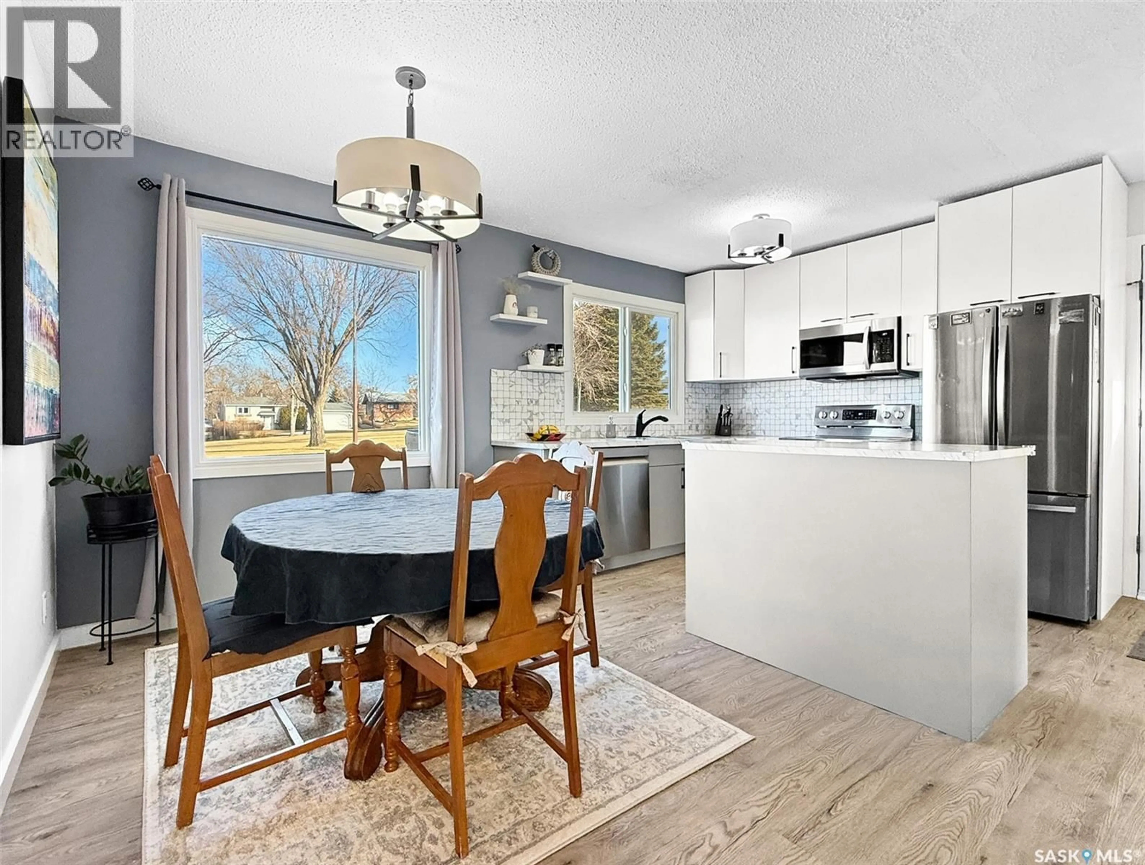 Open concept kitchen, unknown for 132 HAW PLACE, Swift Current Saskatchewan S9H4B7