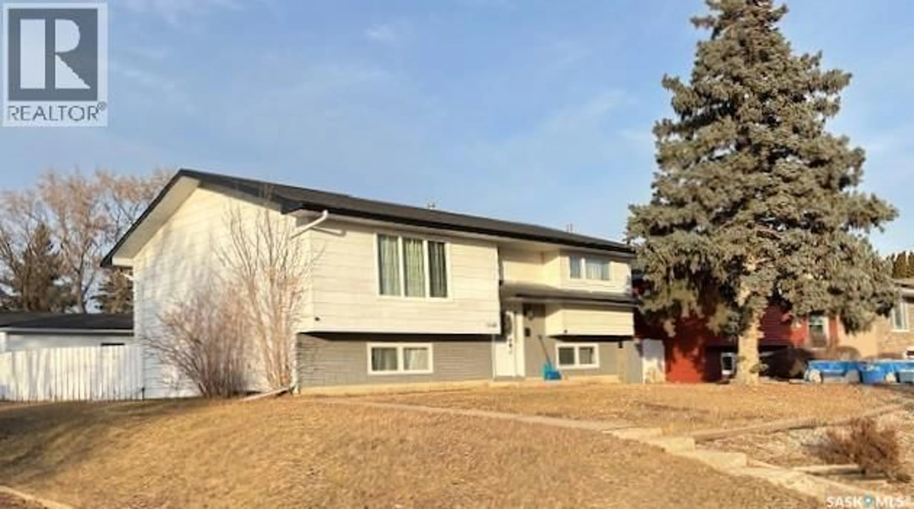 Home with vinyl exterior material, unknown for 1446 STADACONA STREET, Moose Jaw Saskatchewan S6H6R9
