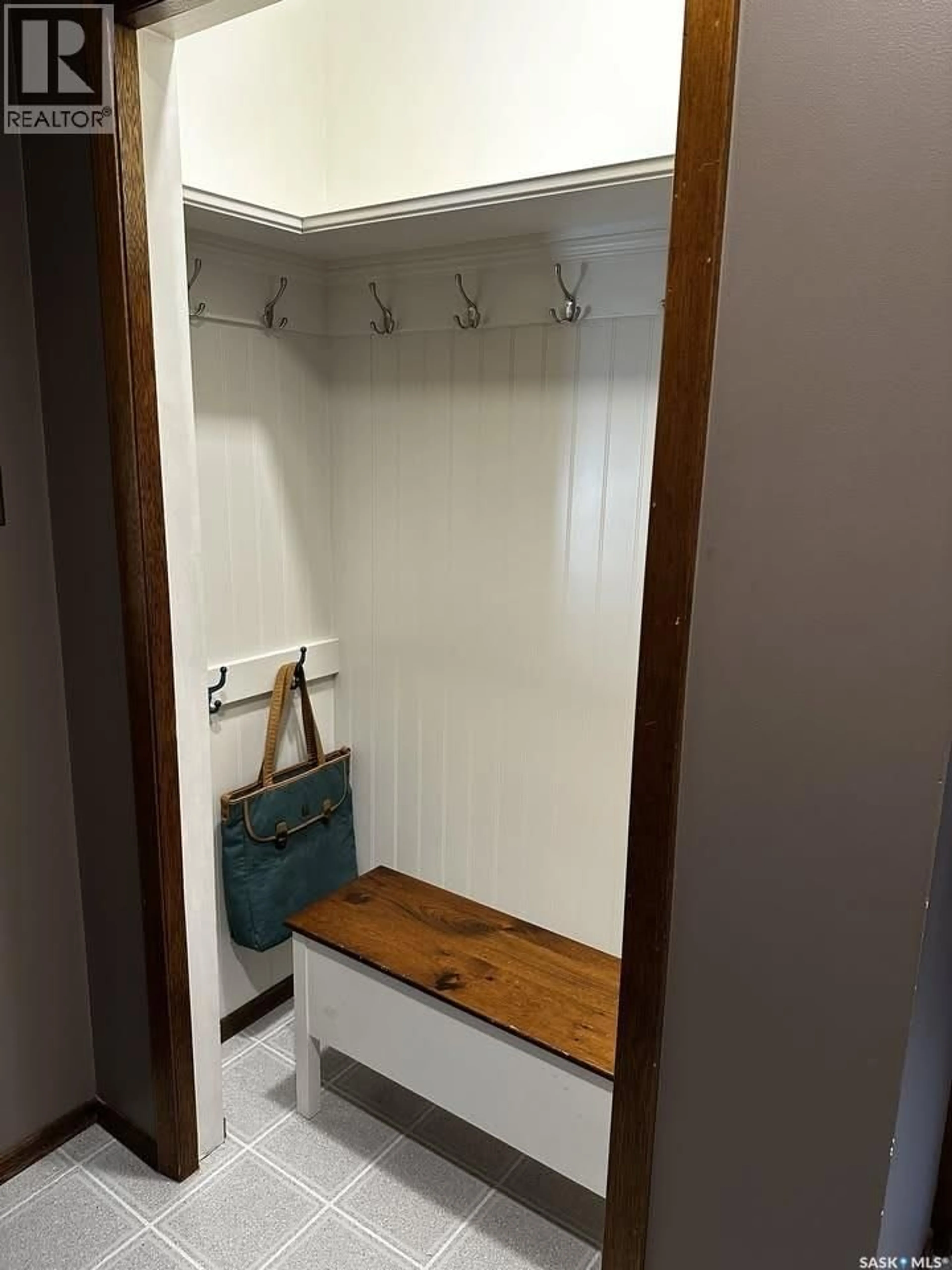 Unknown for 797 4TH STREET, Shaunavon Saskatchewan S0N2M0