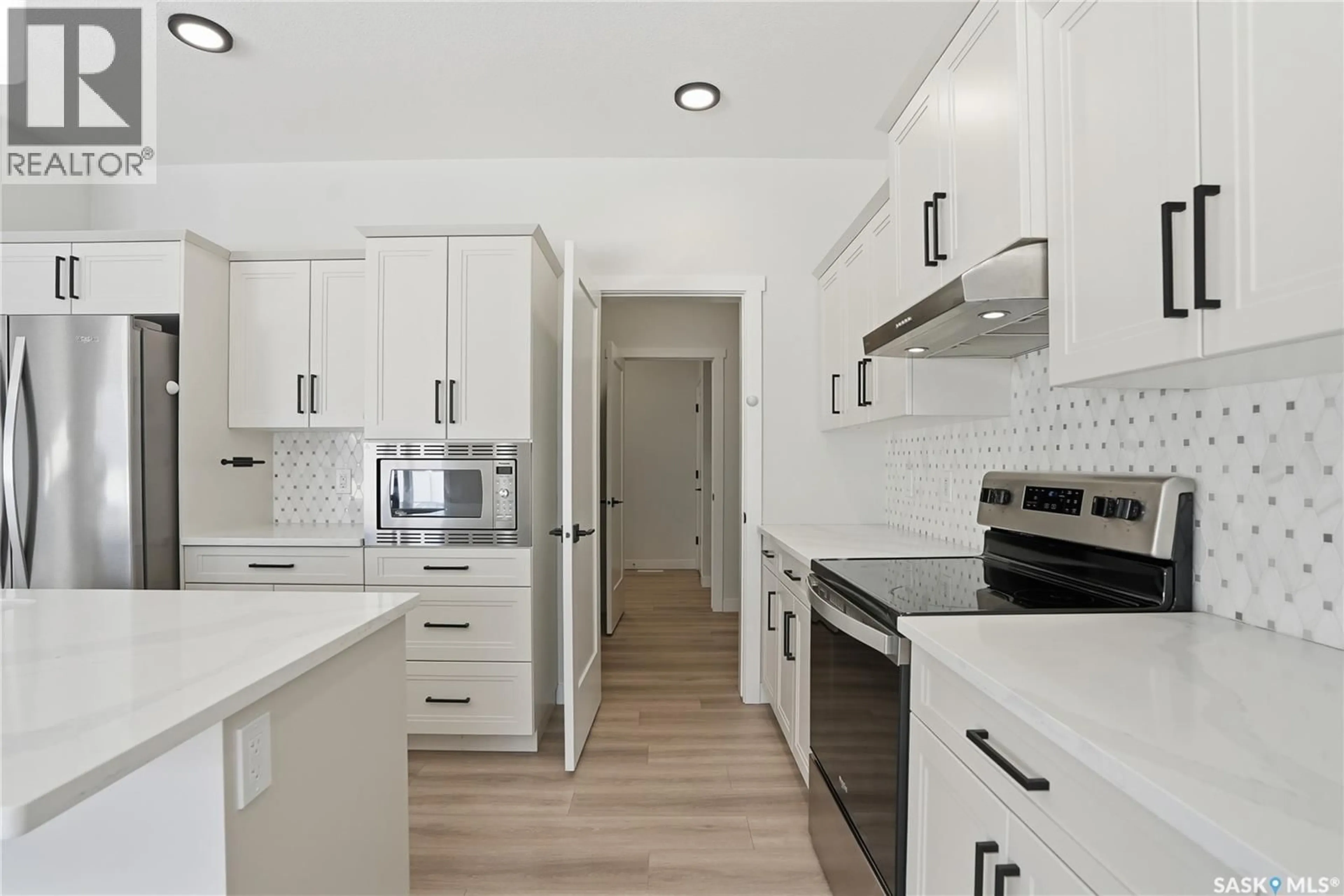 Open concept kitchen, unknown for 134 CHELSOM BEND, Saskatoon Saskatchewan S7V1L1