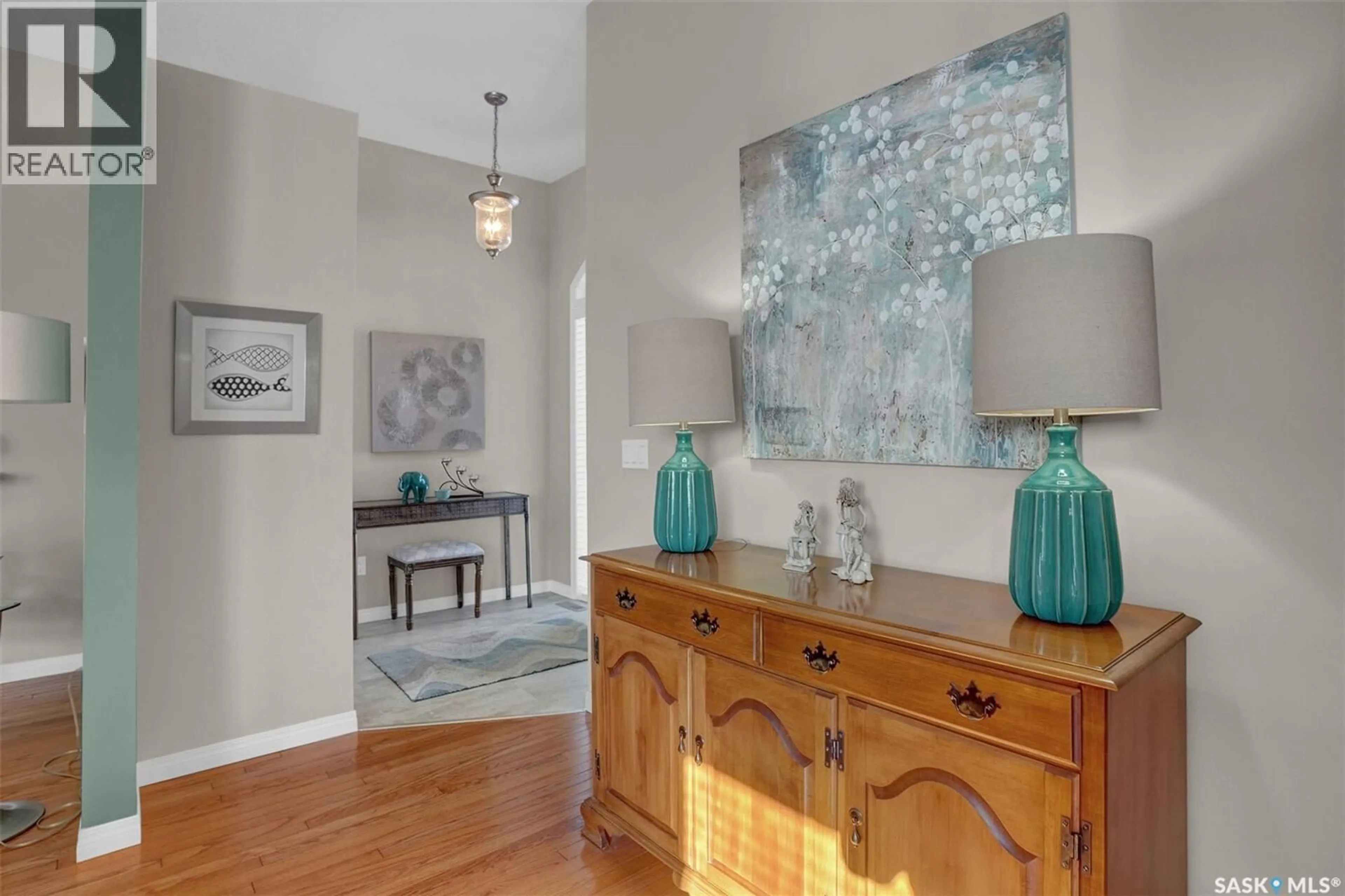 Indoor entryway for 72 KENSINGTON CRESCENT, Regina Saskatchewan S4S7G6