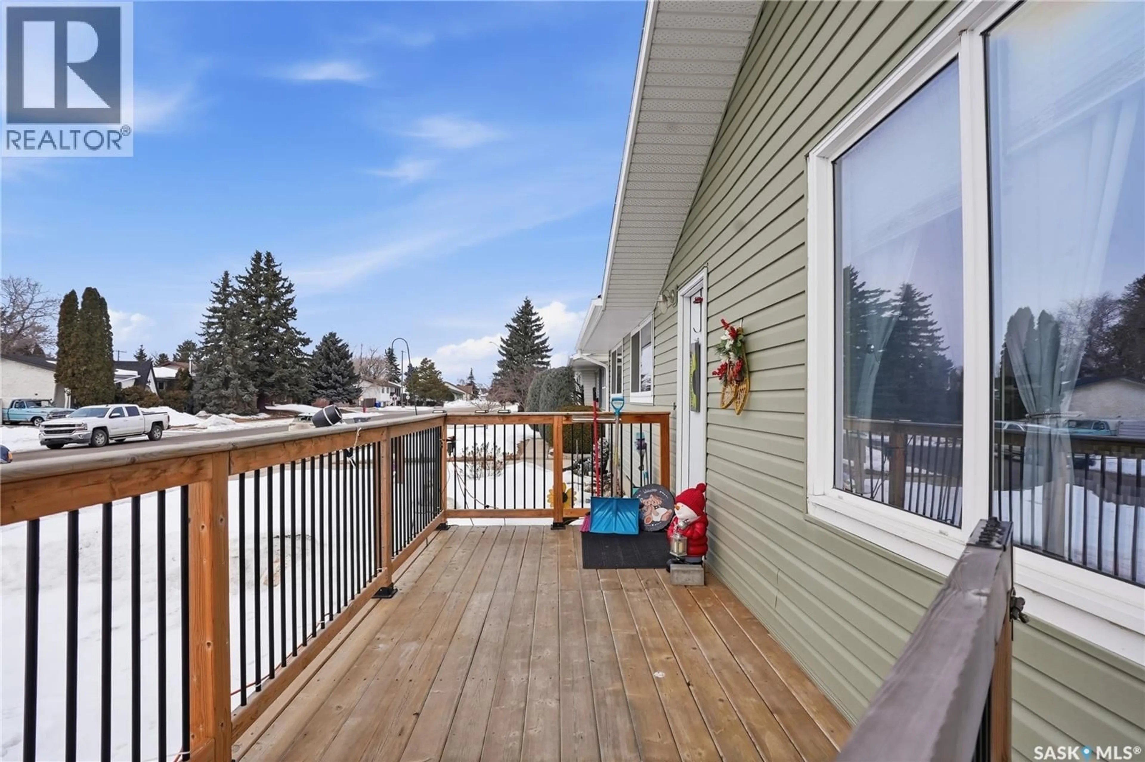 Patio, water/lake/river/ocean view for 406 7TH AVENUE, Warman Saskatchewan S0K4S0
