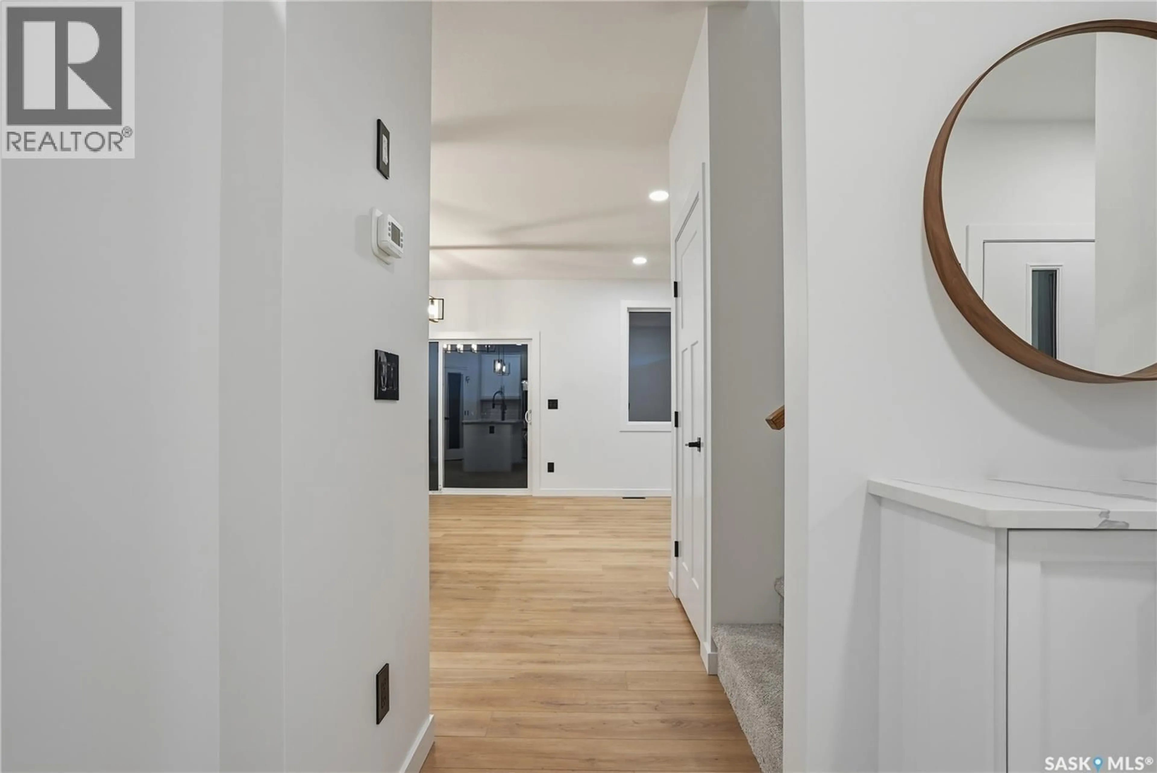 Indoor entryway for 454 NAZARALI MANOR, Saskatoon Saskatchewan S7V1X4