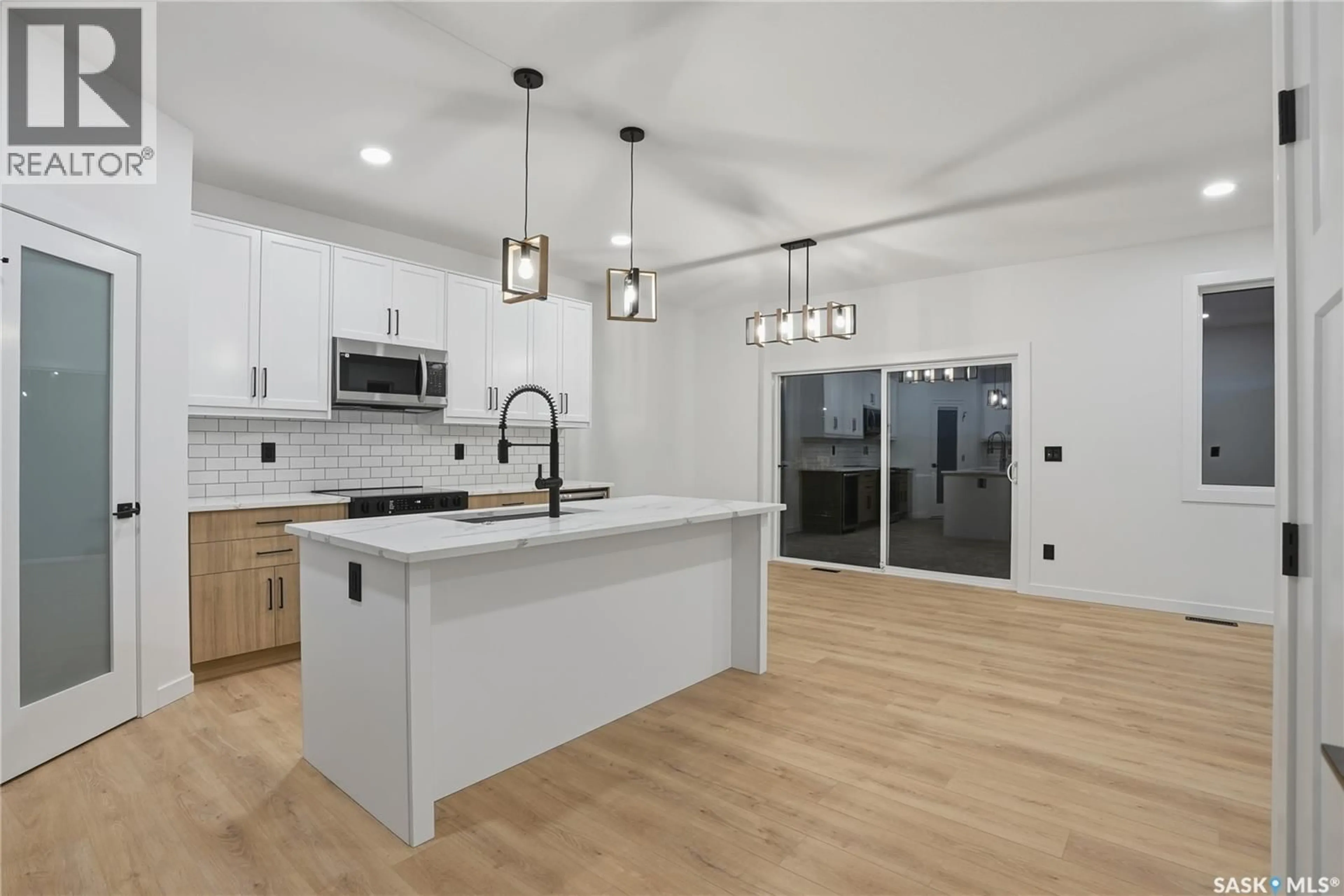 Open concept kitchen, unknown for 454 NAZARALI MANOR, Saskatoon Saskatchewan S7V1X4