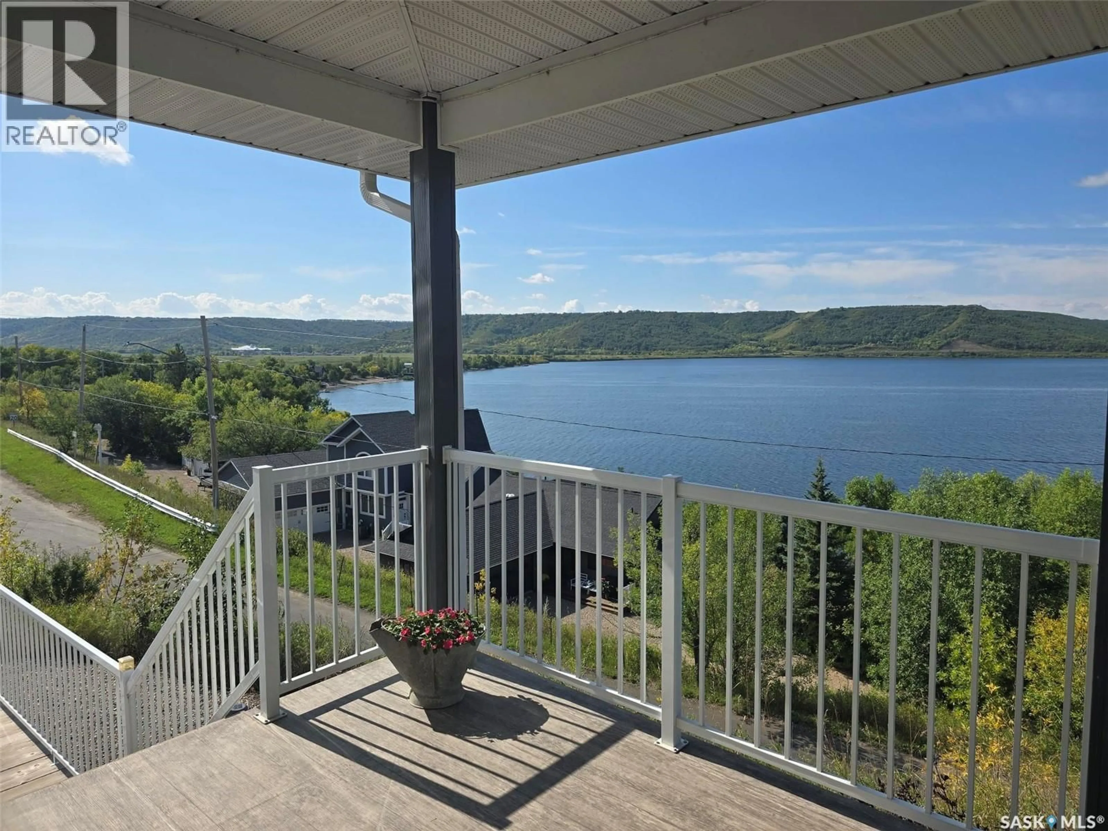 Patio, water/lake/river/ocean view for 207 CRIDDLE AVENUE, Crooked Lake Saskatchewan S0G2B0
