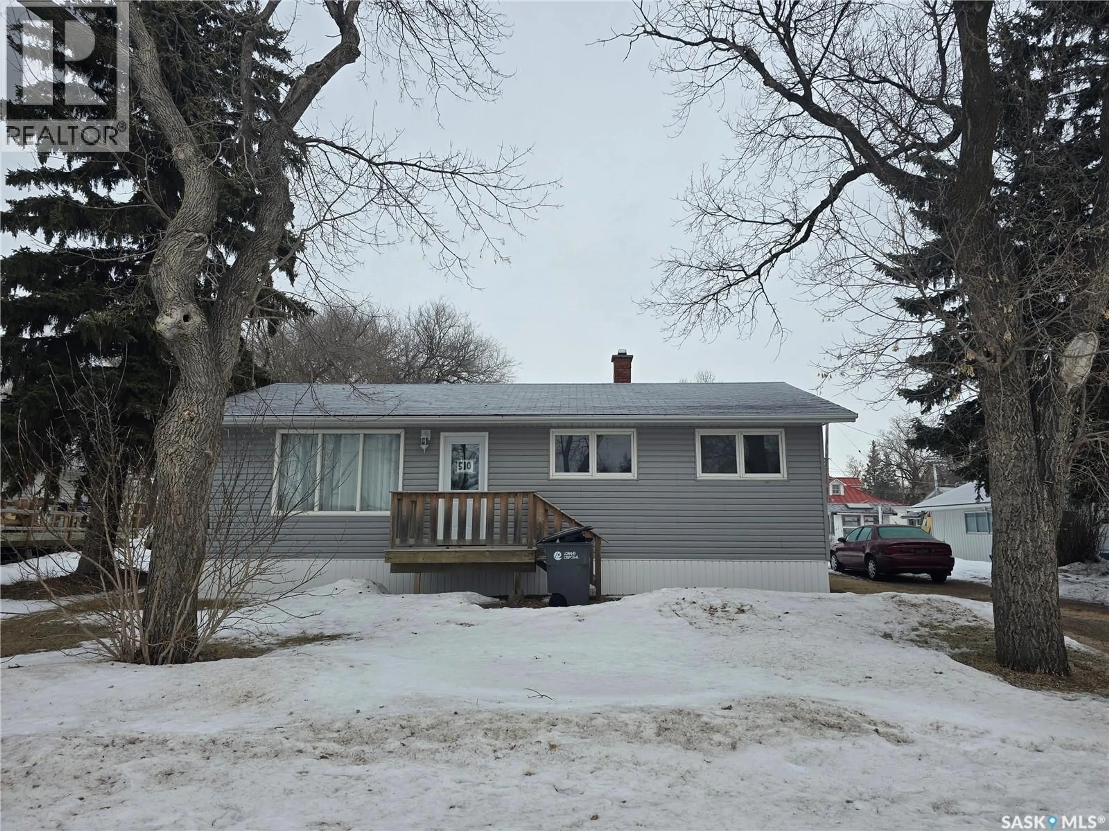 A pic from outside/outdoor area/front of a property/back of a property/a pic from drone, street for 510 VERNON STREET, Broadview Saskatchewan S0G0K0