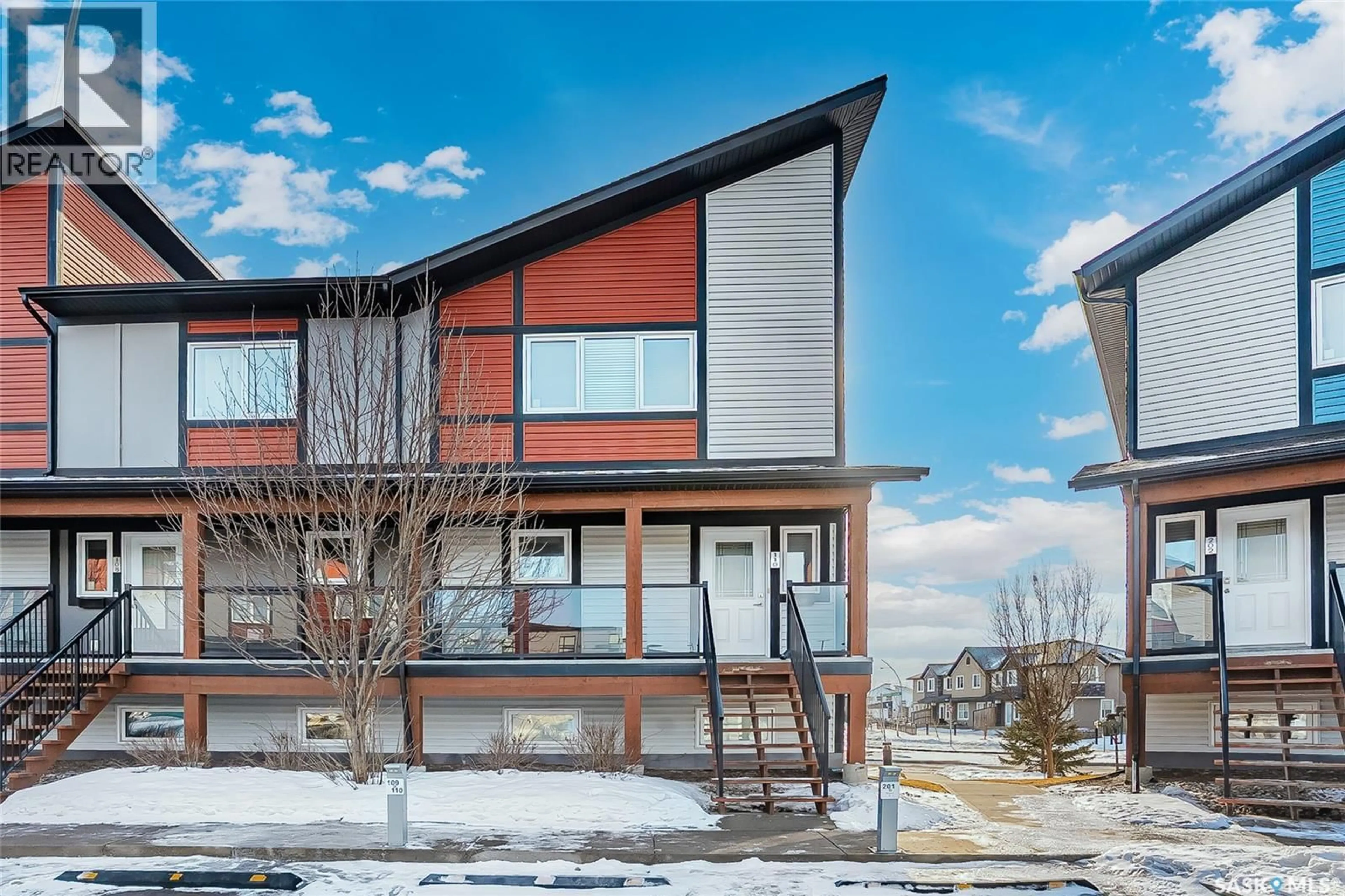 Home with vinyl exterior material, unknown for 102 - 110 MANEK ROAD, Saskatoon Saskatchewan S7W0V2