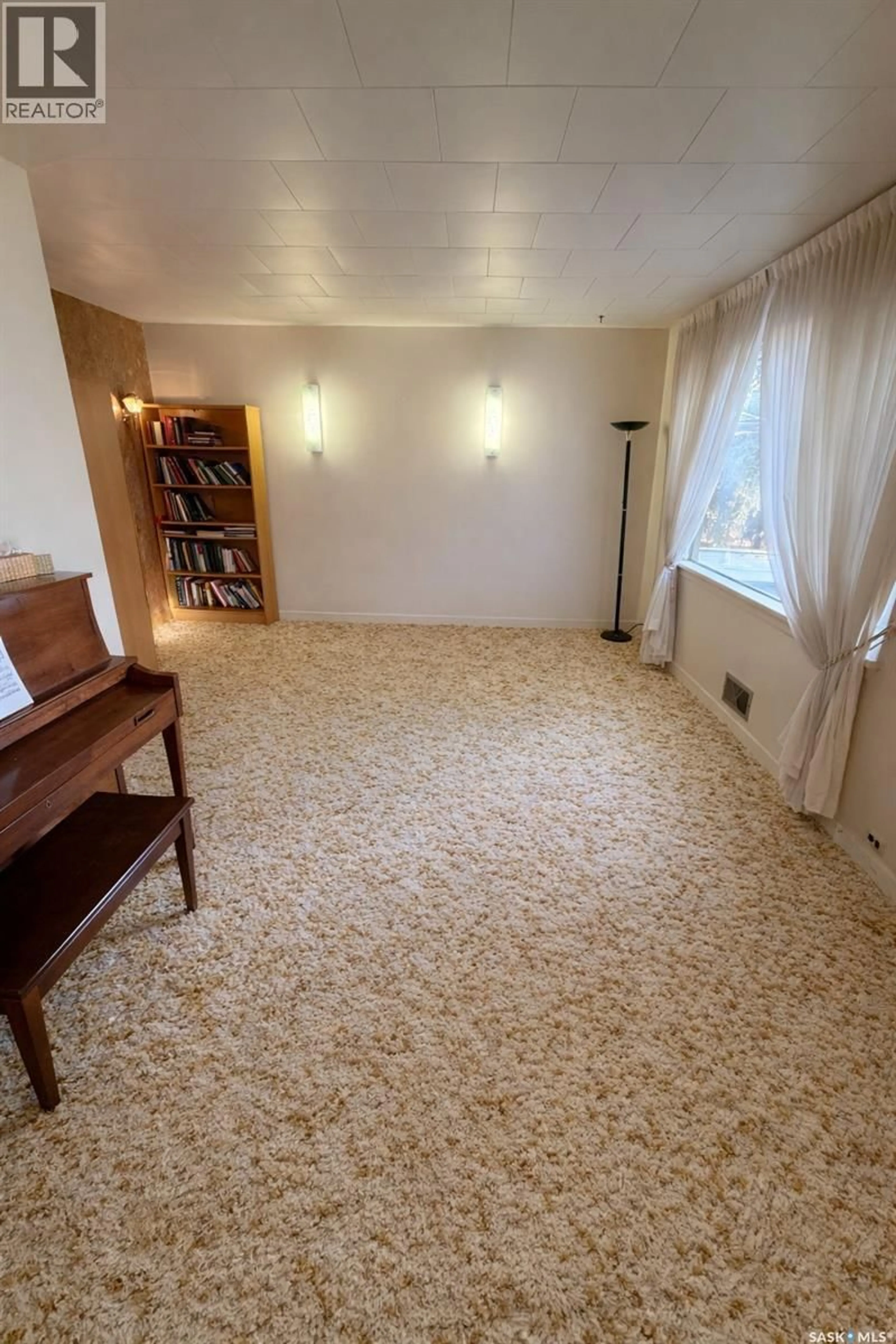 A pic of a room for 6366 QUEENS AVENUE, Gull Lake Saskatchewan S0N1A0