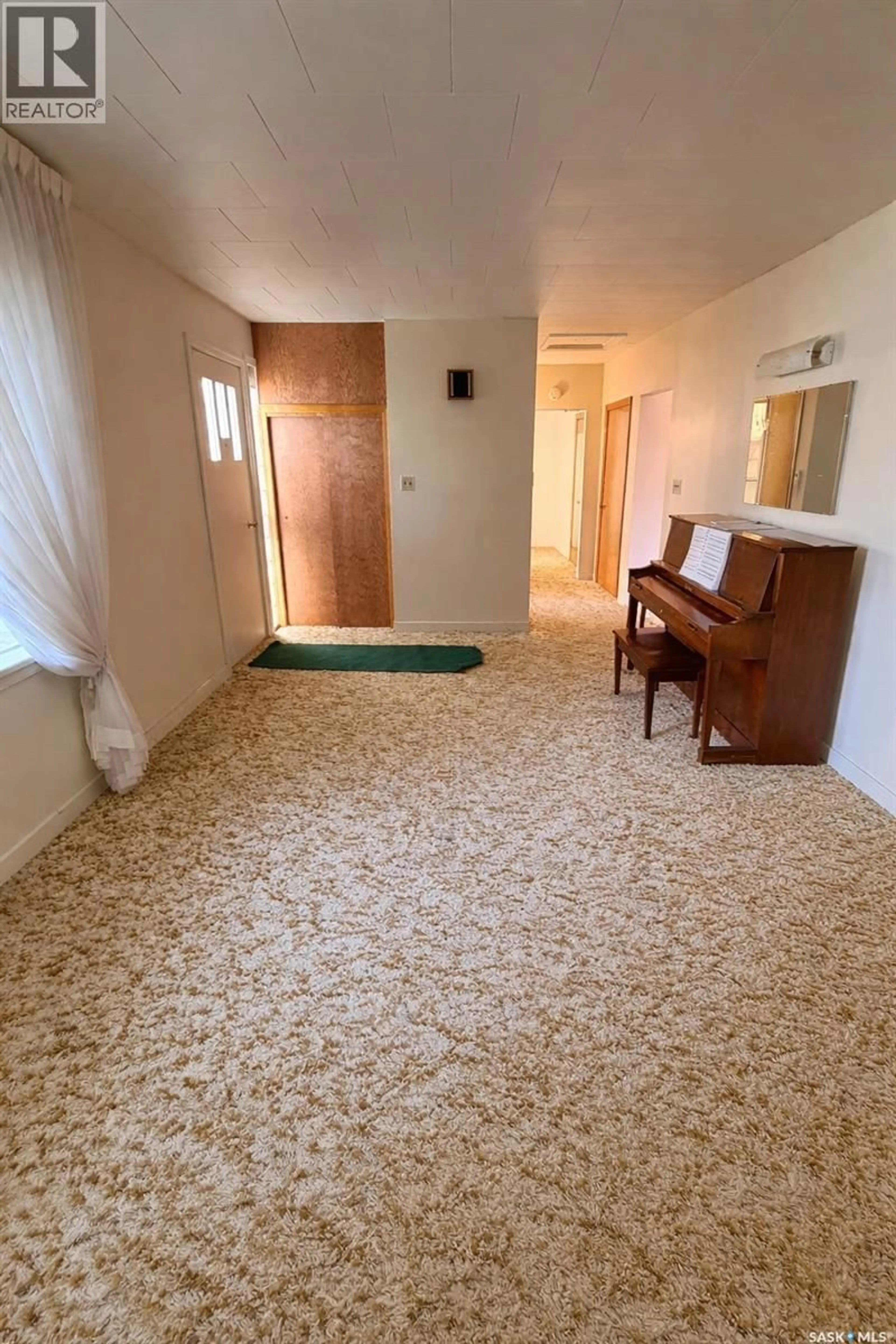 A pic of a room for 6366 QUEENS AVENUE, Gull Lake Saskatchewan S0N1A0