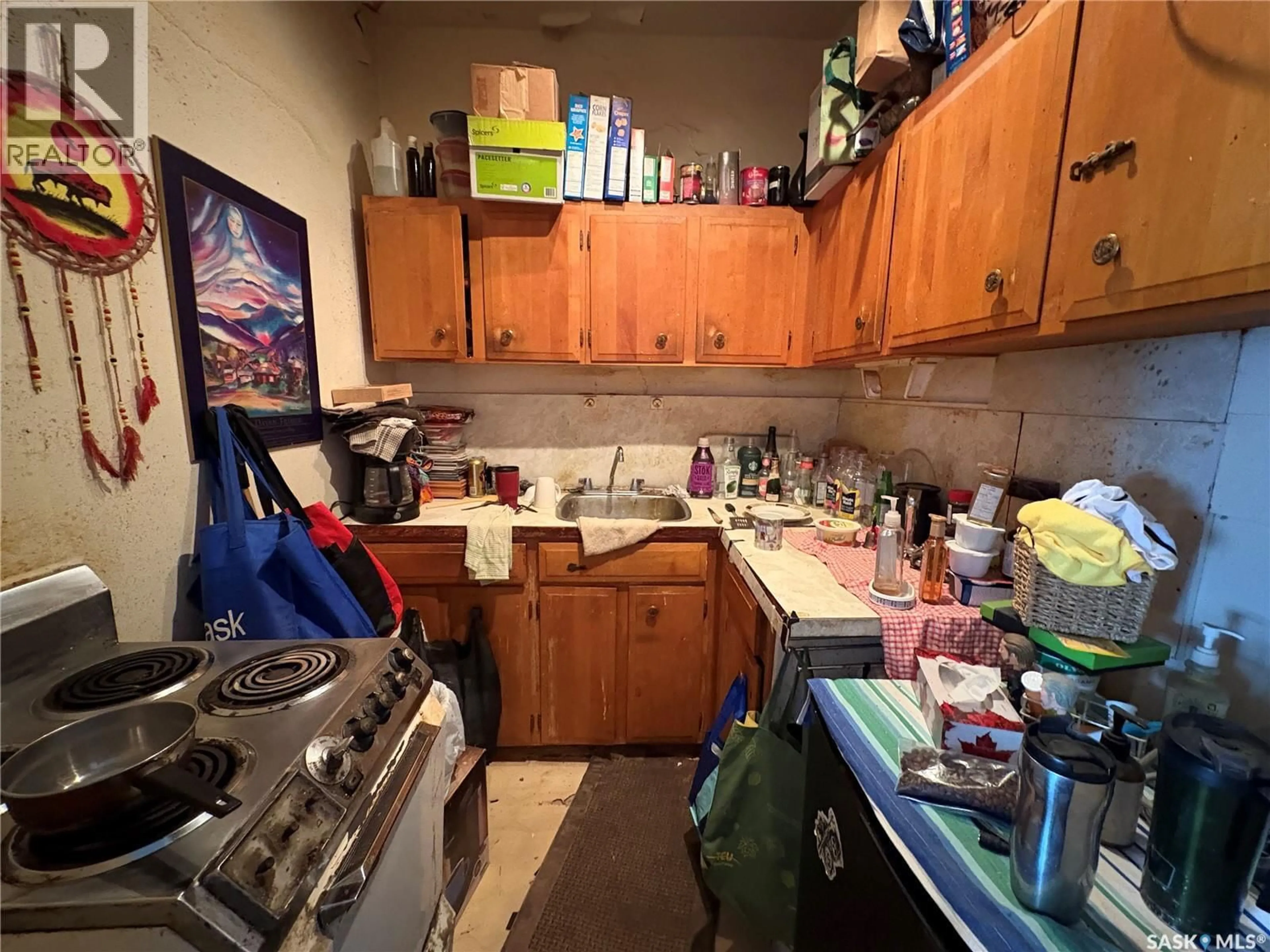 Standard kitchen, floor is not visible for 406 - 2305 VICTORIA AVENUE, Regina Saskatchewan S4P0S7