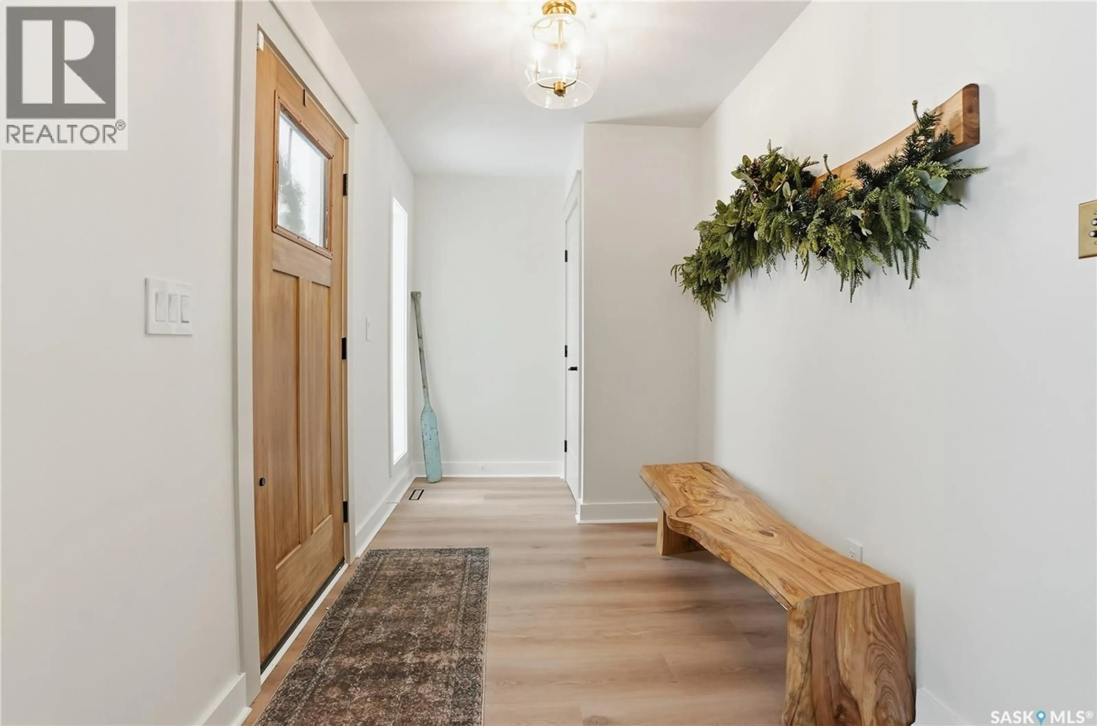 Indoor entryway for 224 ELM STREET, Saskatoon Saskatchewan S7J0G7