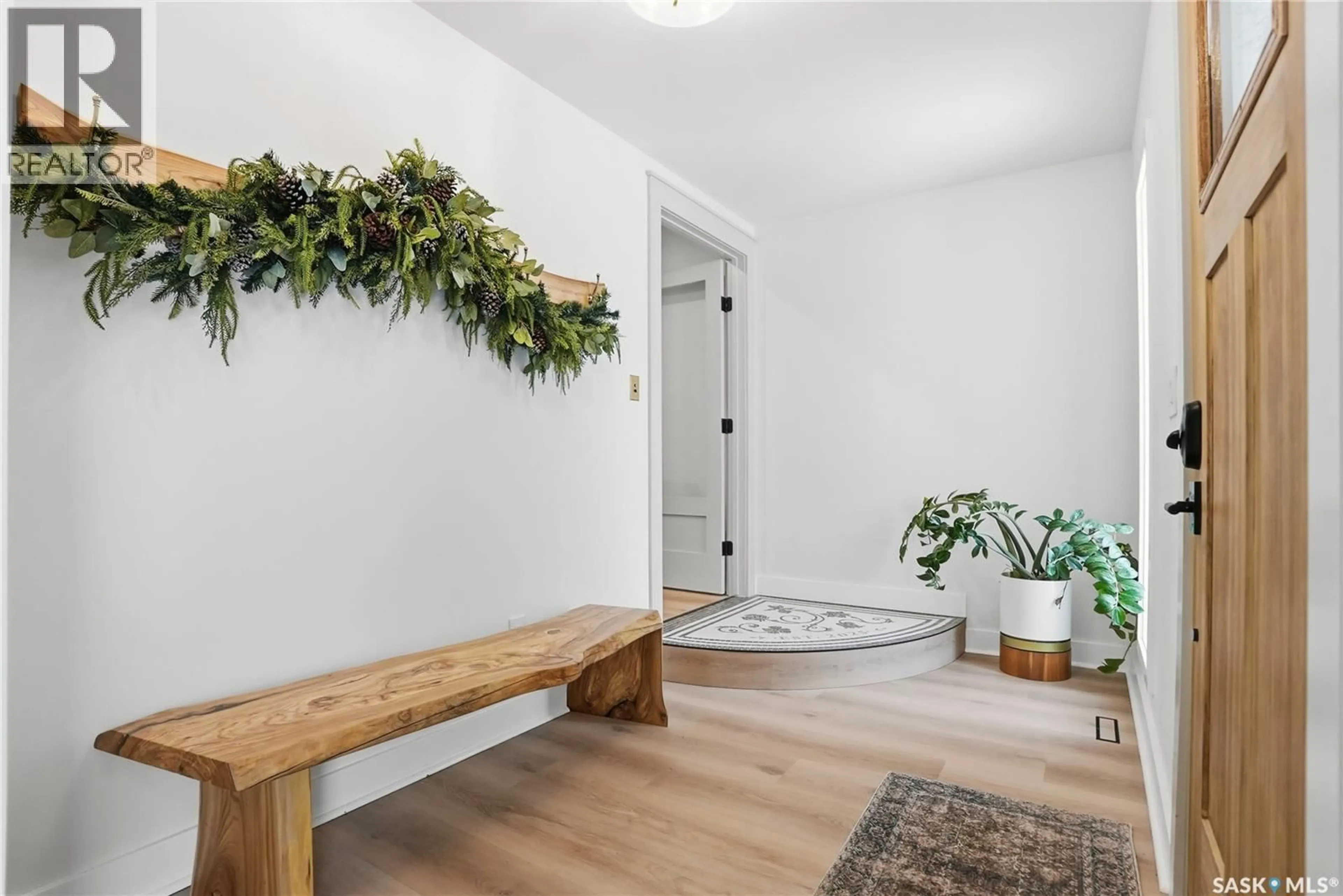 Indoor entryway for 224 ELM STREET, Saskatoon Saskatchewan S7J0G7