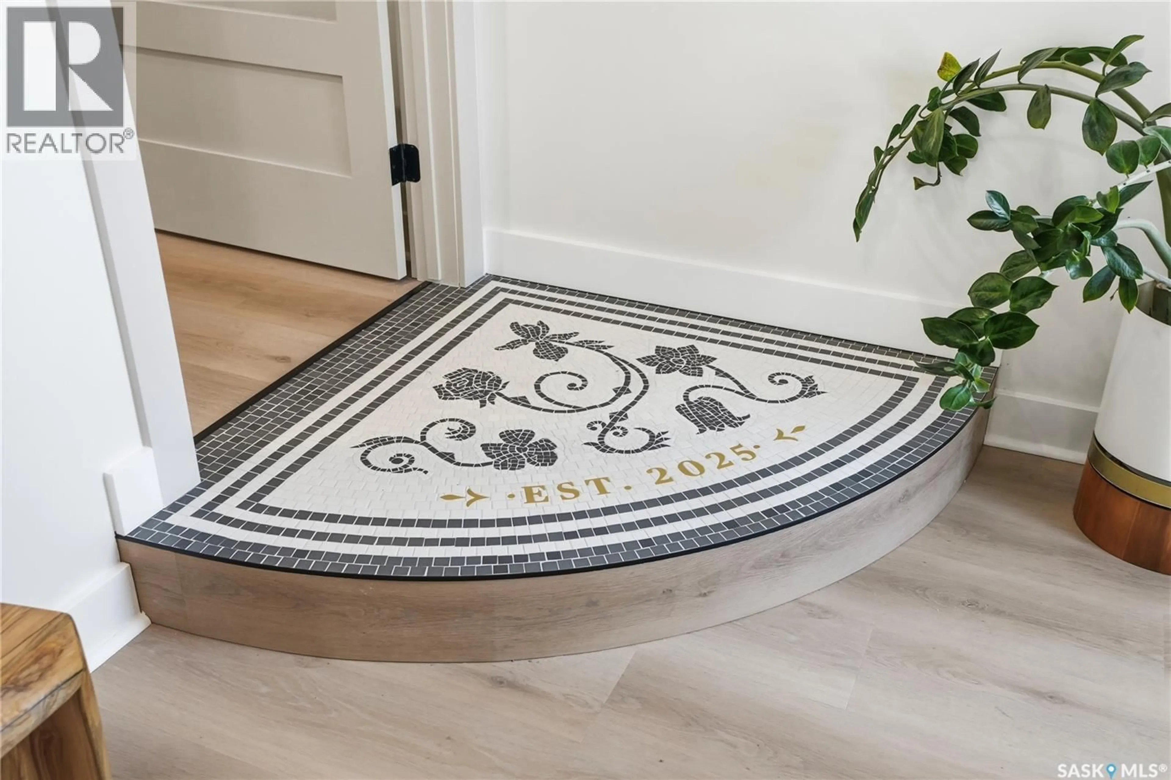 Indoor entryway for 224 ELM STREET, Saskatoon Saskatchewan S7J0G7