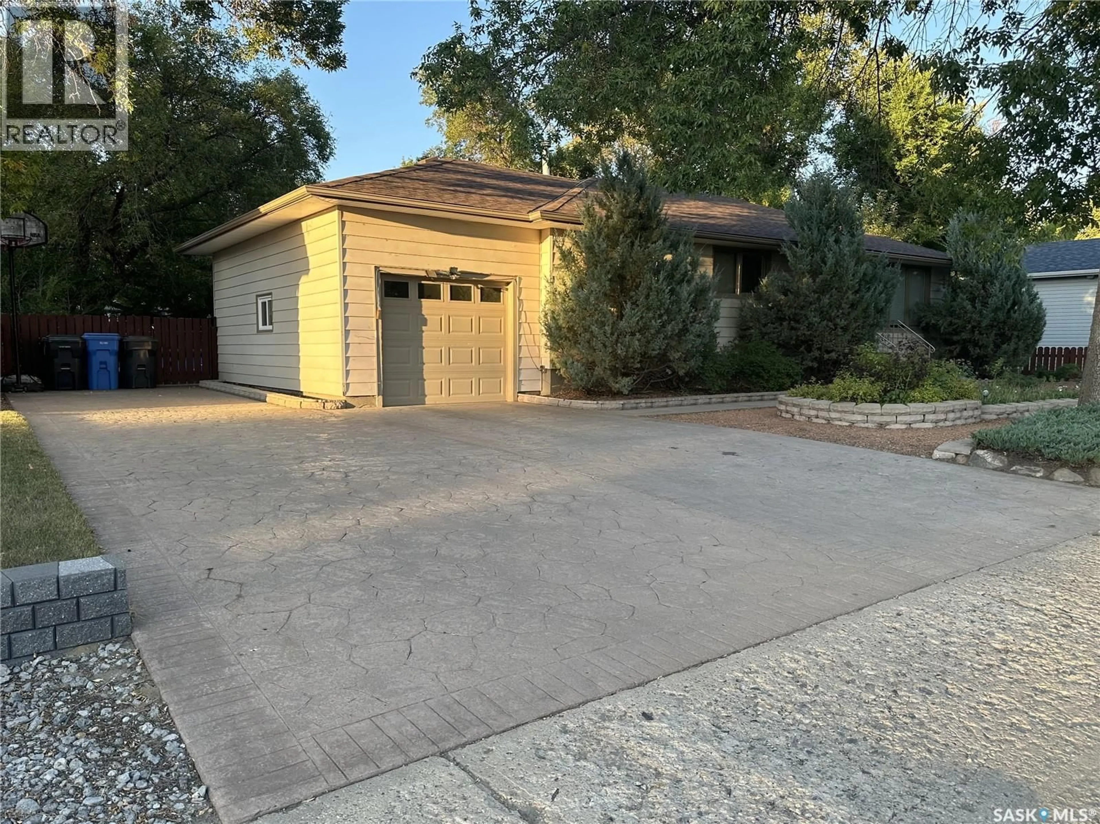 A pic from outside/outdoor area/front of a property/back of a property/a pic from drone, street for 1626 GRUNDEEN CRESCENT, Estevan Saskatchewan S4A1V8