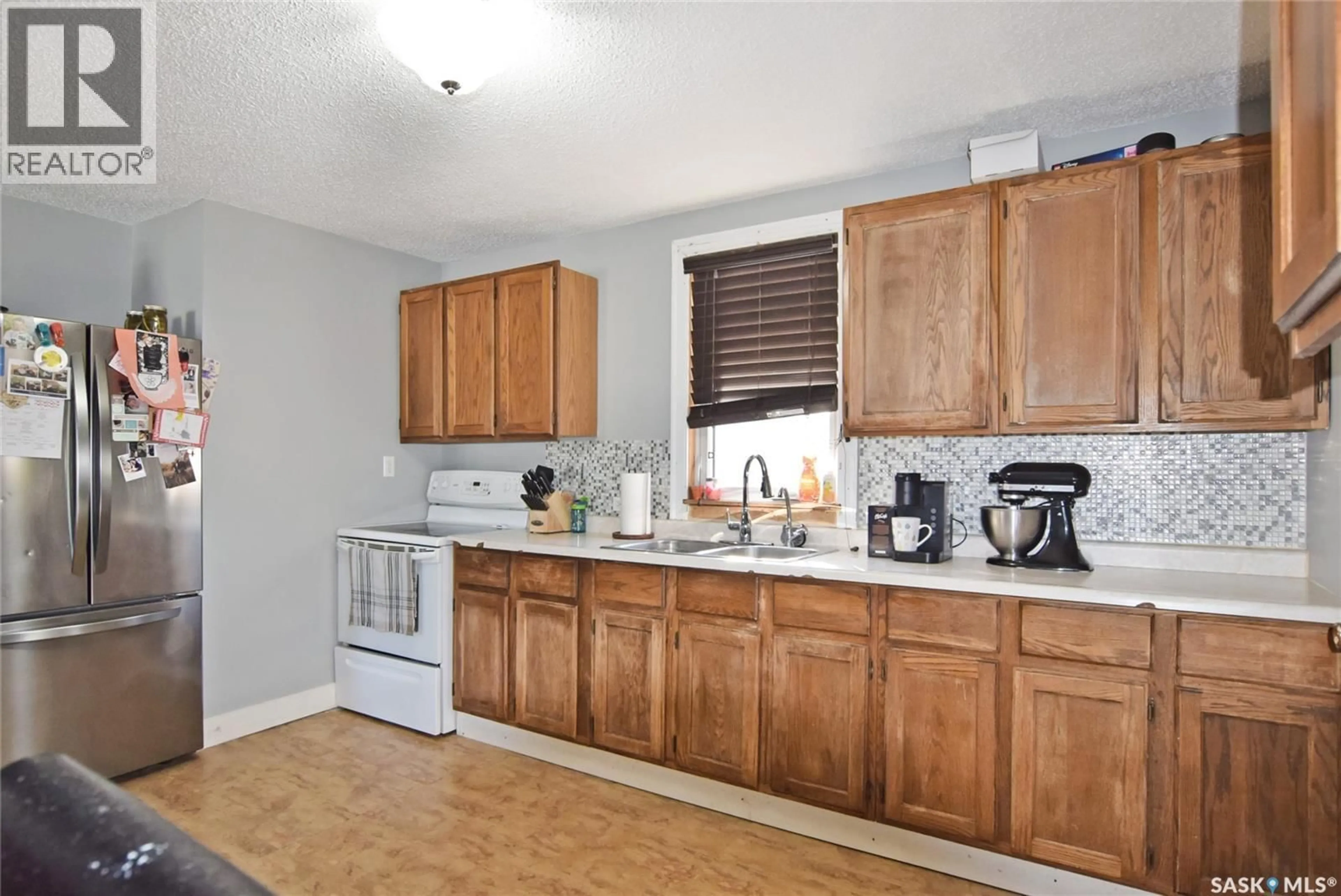 Standard kitchen, unknown for 334 BROWNLEE AVENUE, Mclean Saskatchewan S0G3E0